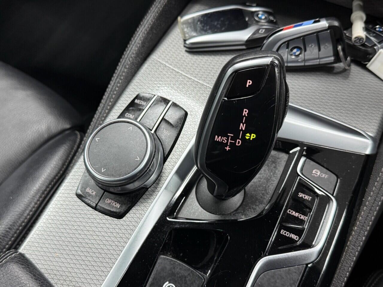 BMW 5 Series - Image 31