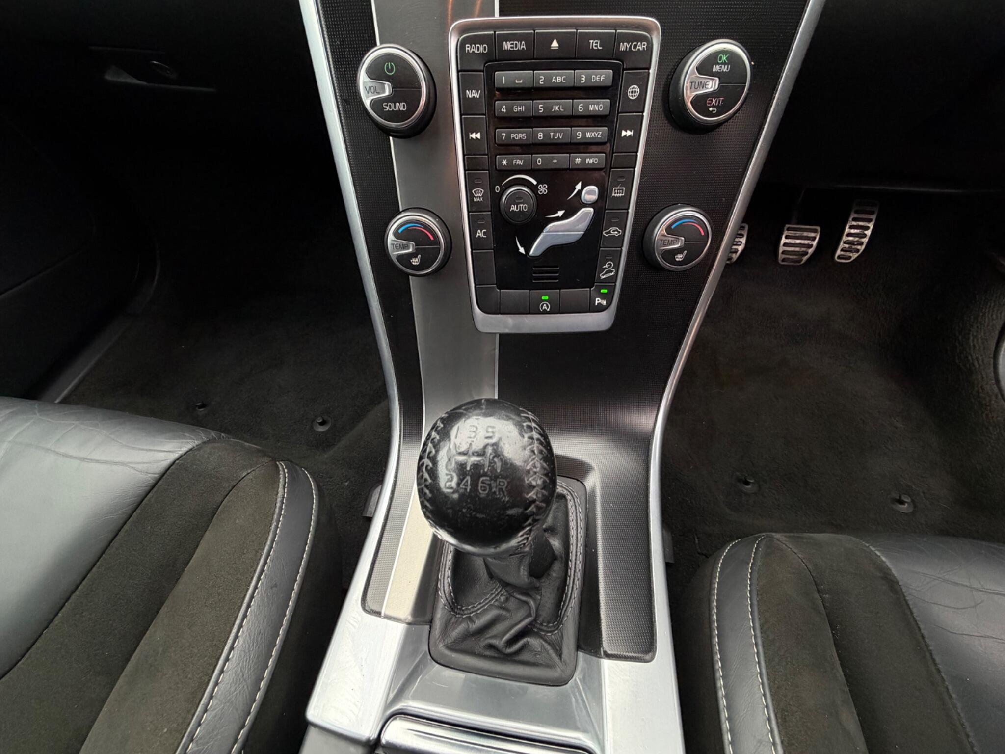 Volvo XC60 - Image 28