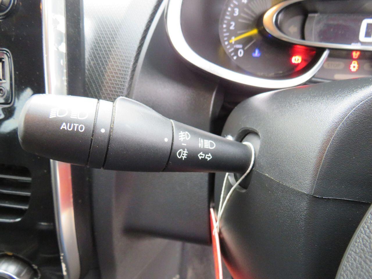 Renault Clio - Image 18