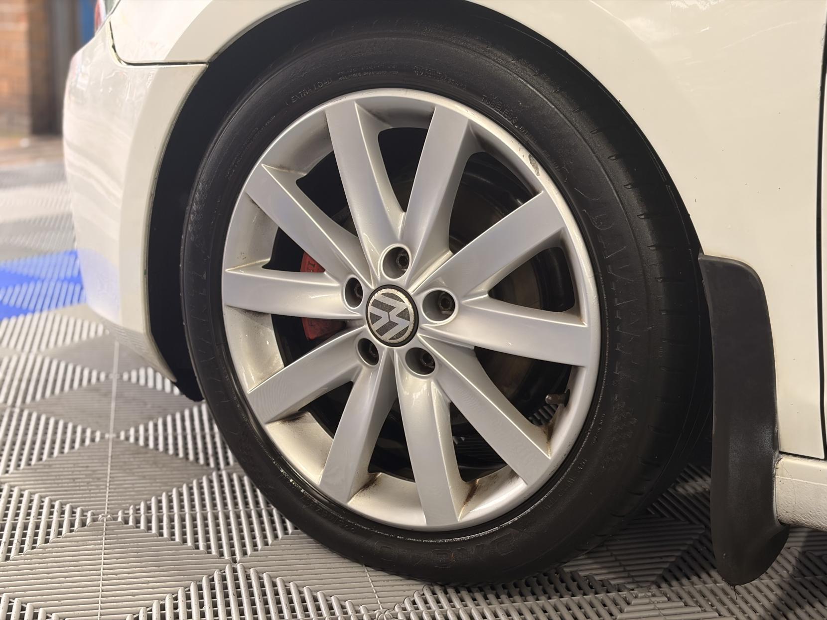 Volkswagen Golf - Image 16