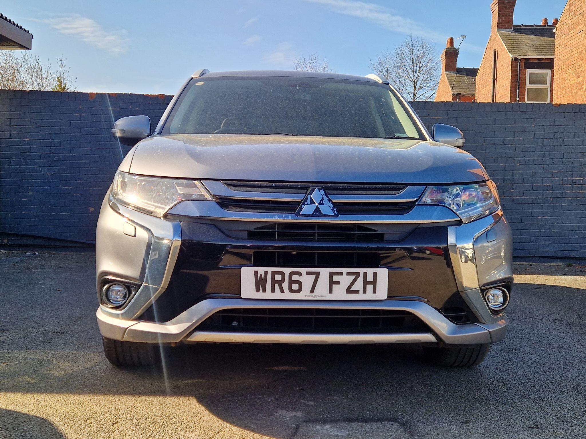 Mitsubishi Outlander - Image 18