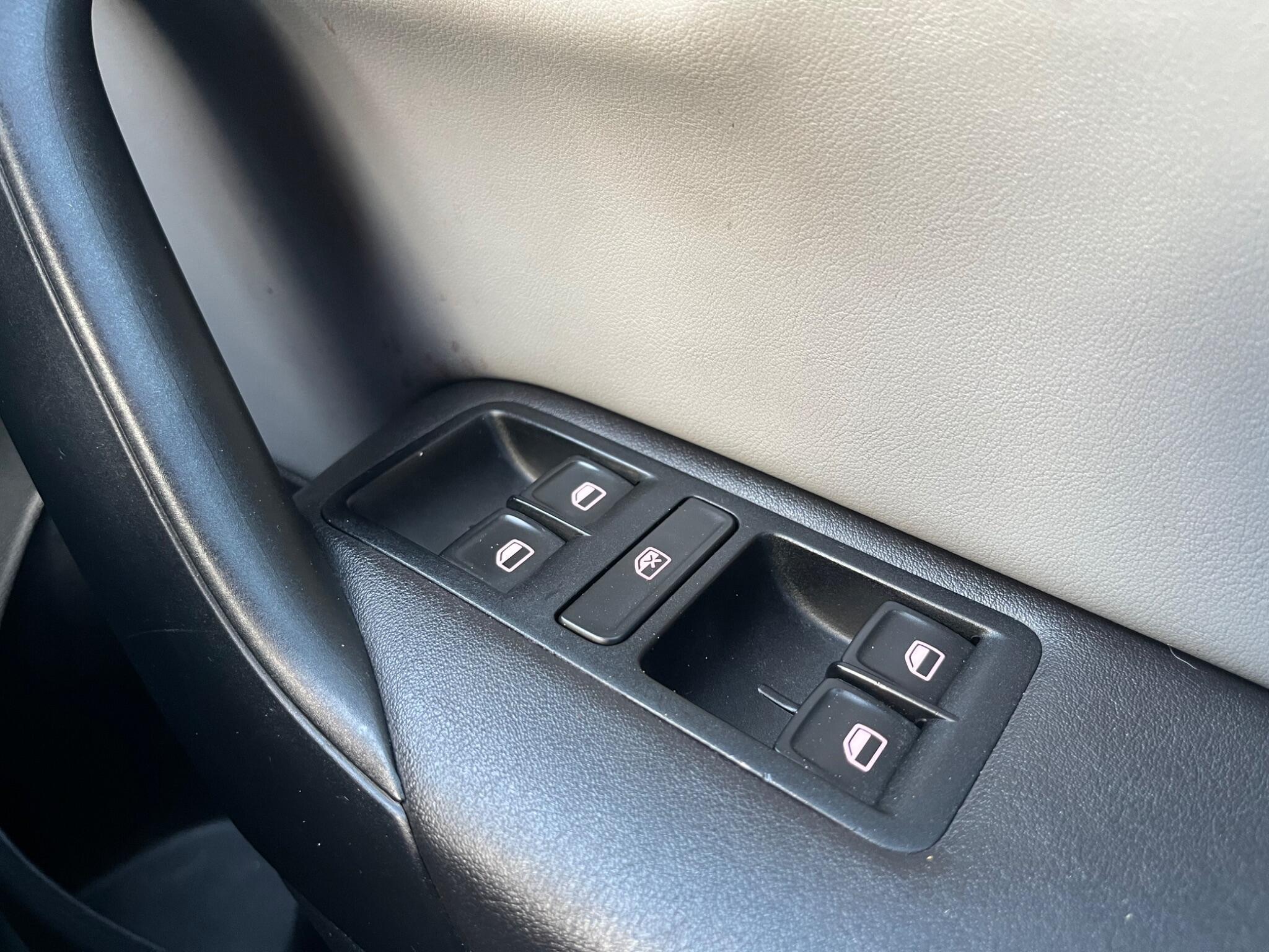 Volkswagen Polo - Image 33