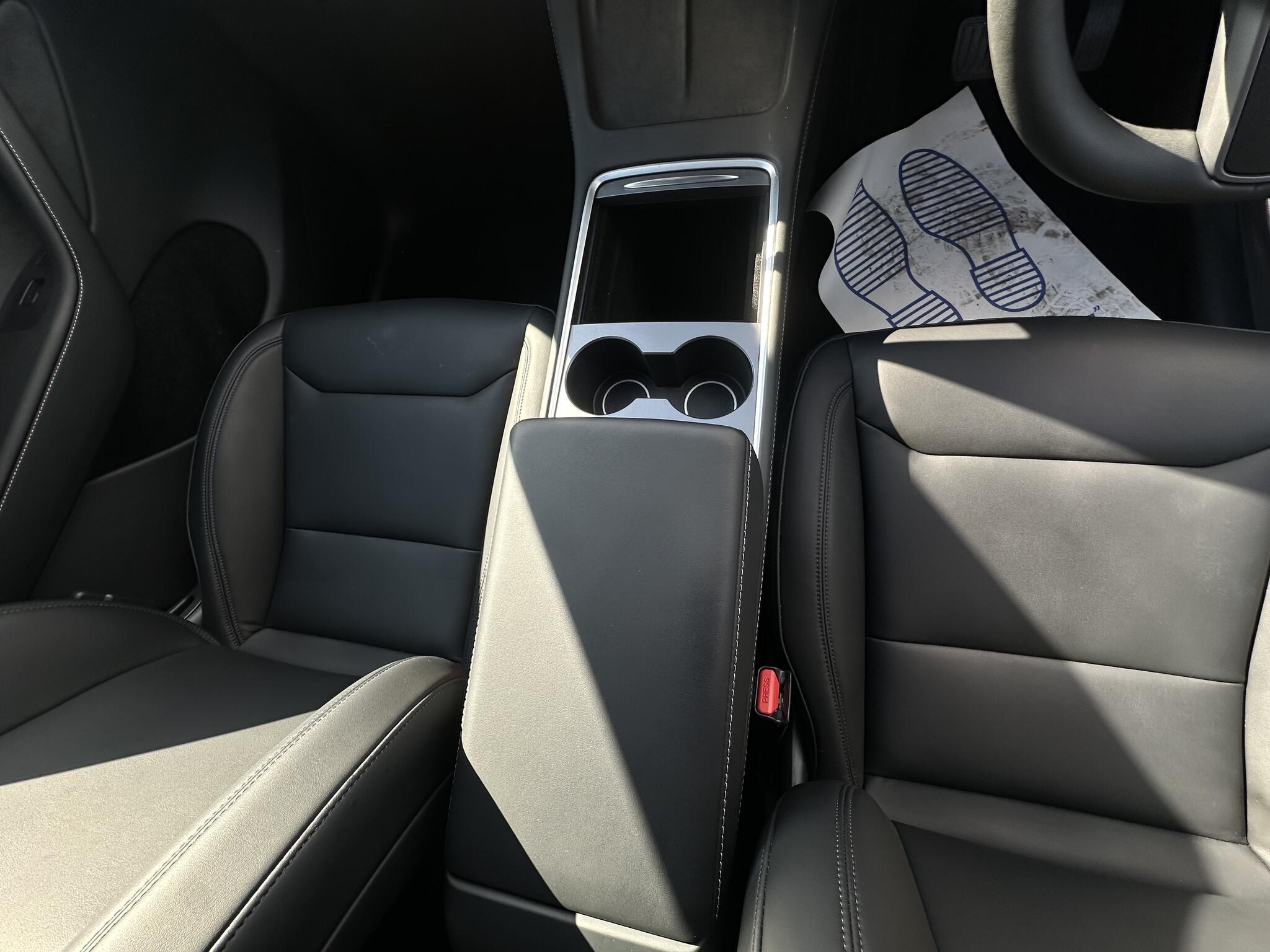 Tesla Model Y - Image 9