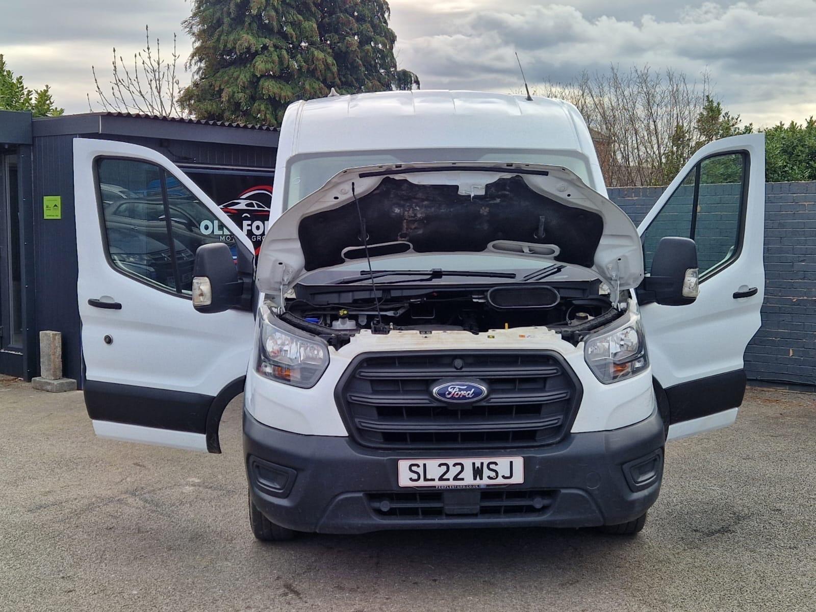 Ford Transit - Image 13