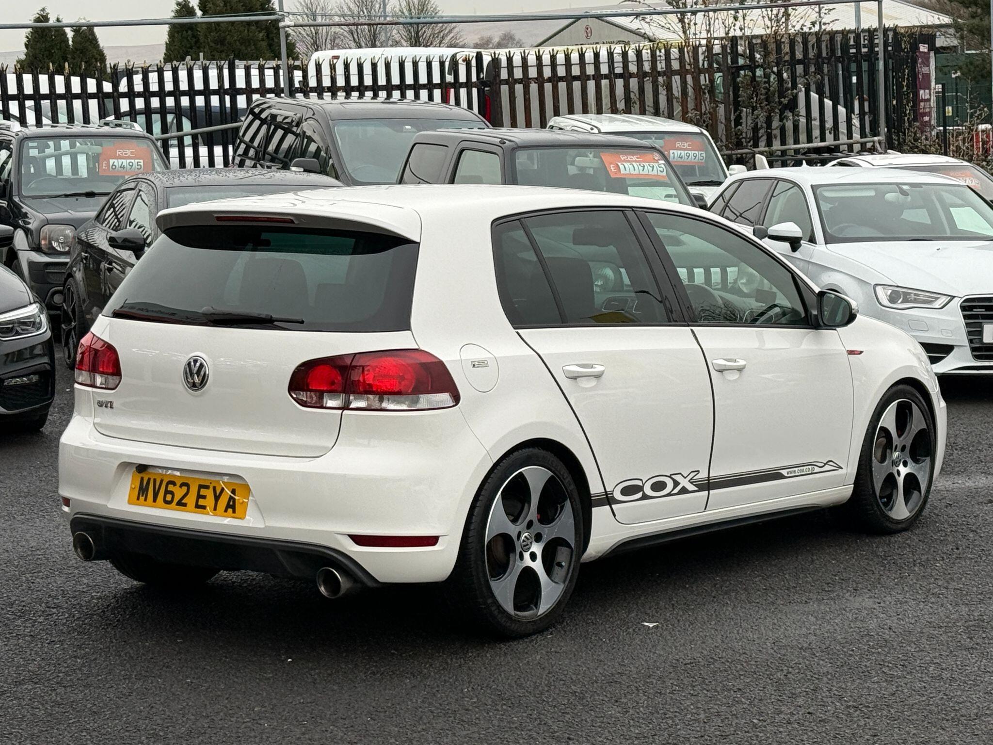 Volkswagen Golf - Image 22