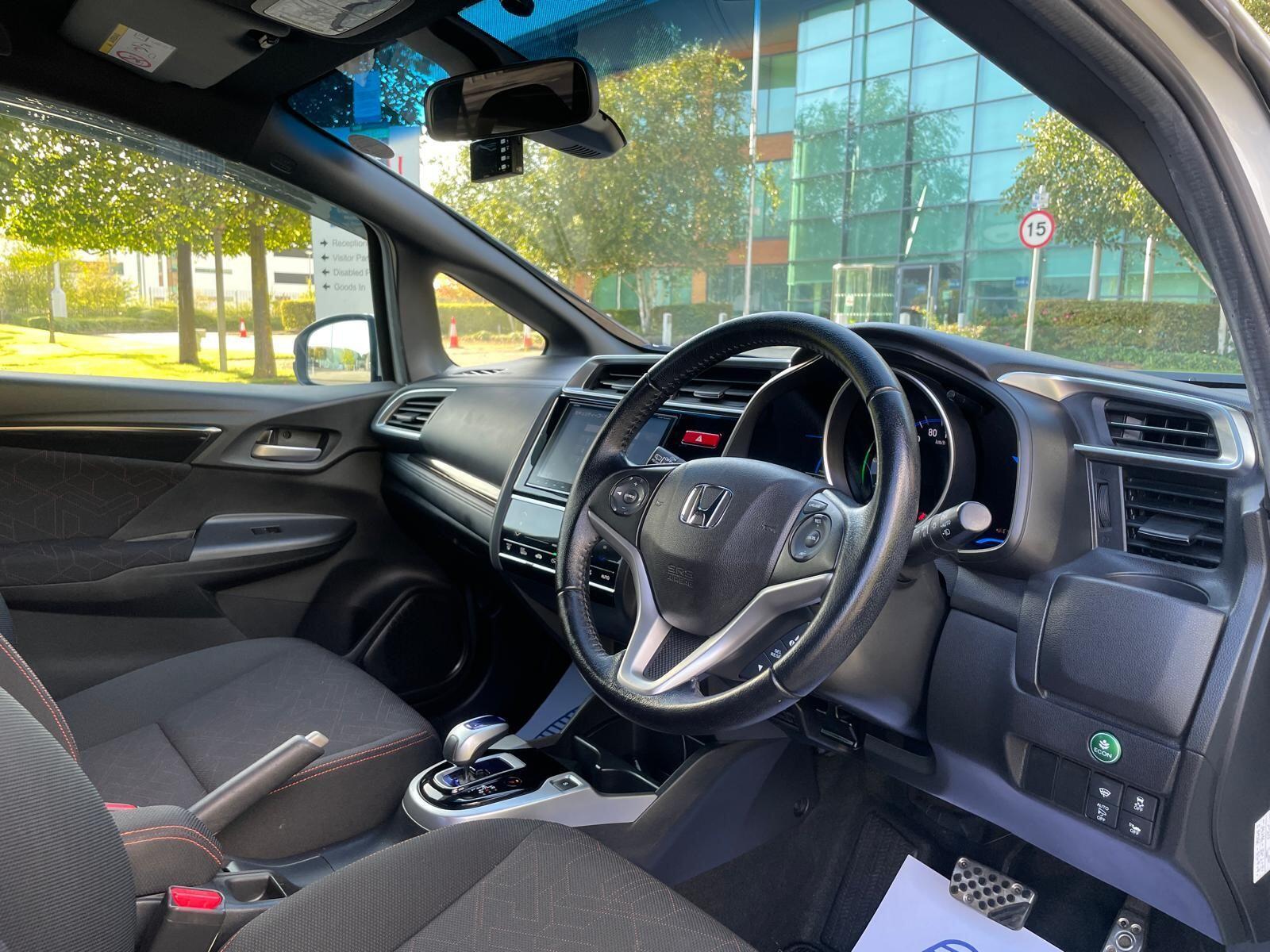 Honda FIT - Image 15