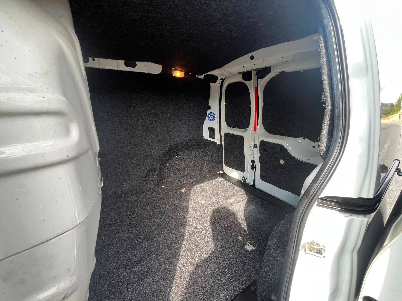 Peugeot Bipper - Image 10