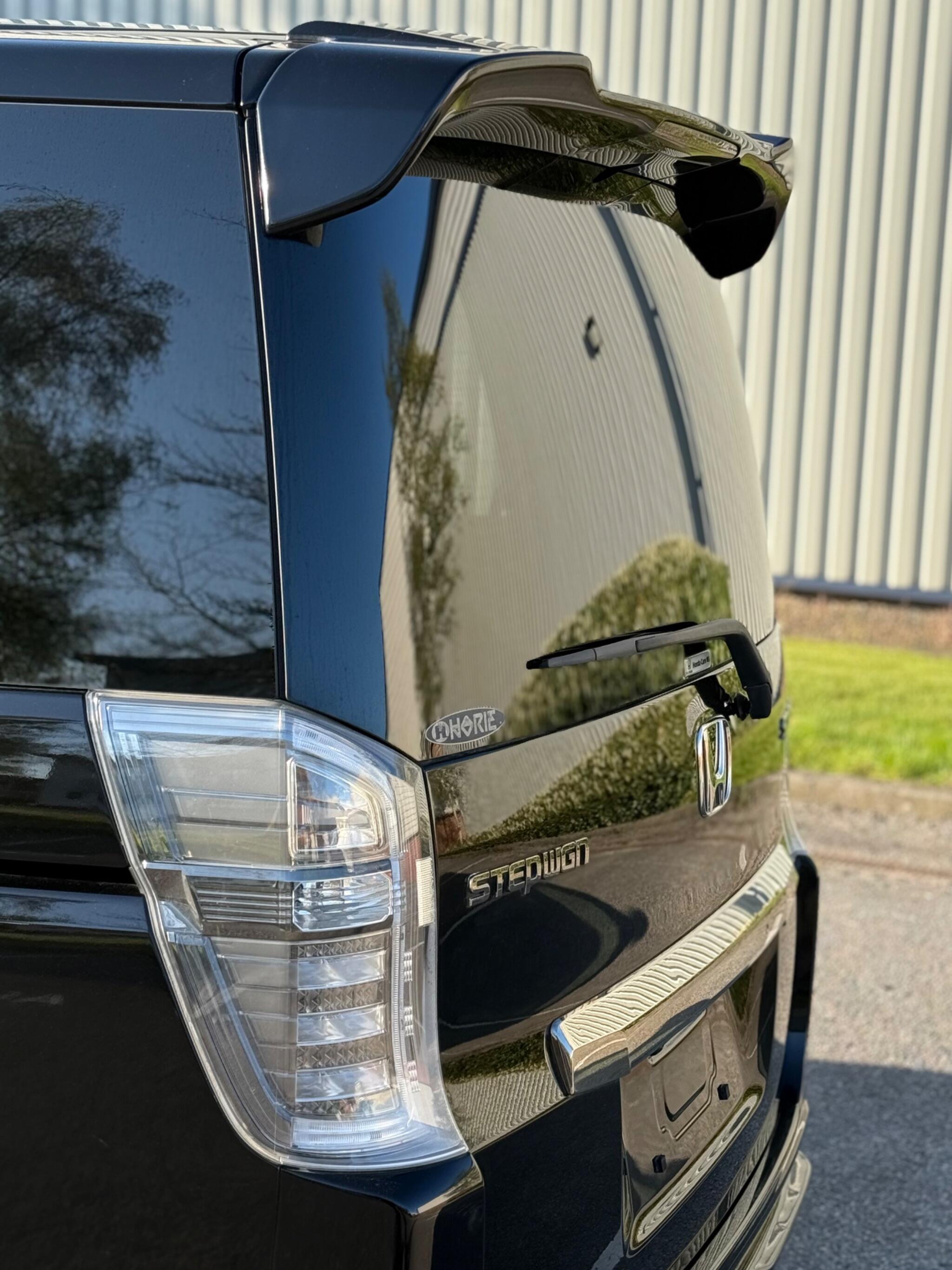 Honda Stepwagon - Image 34