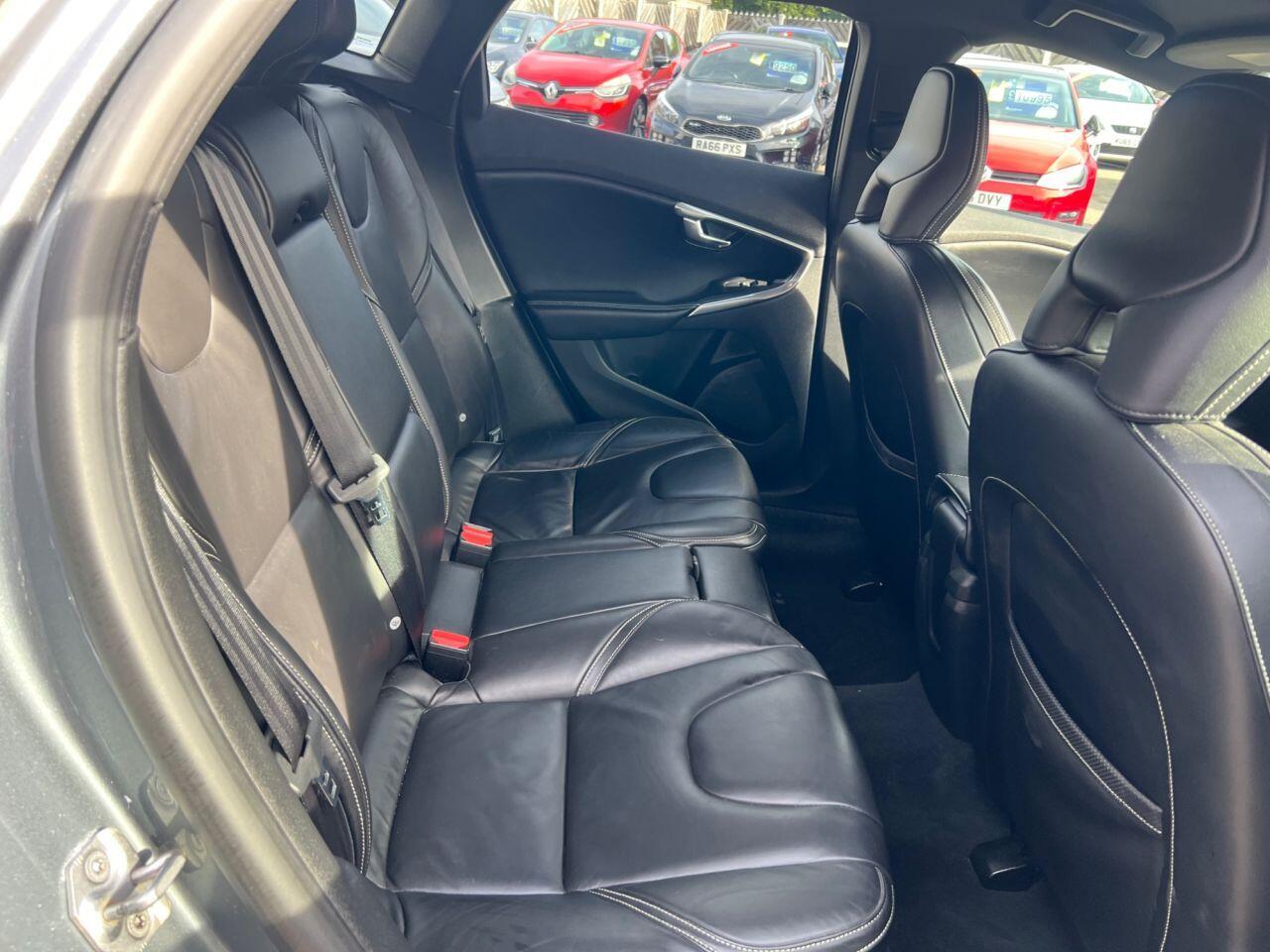 Volvo V40 - Image 20