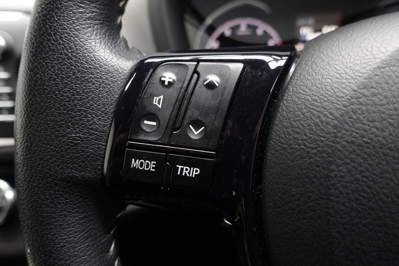 Toyota Yaris - Image 10