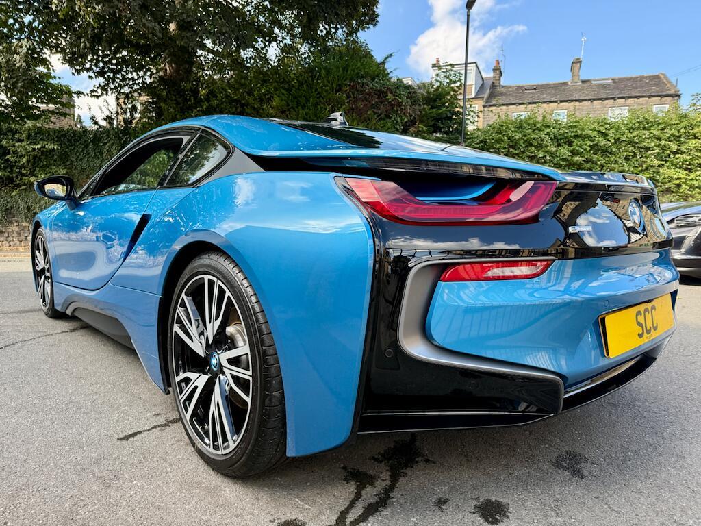 BMW i8 - Image 11