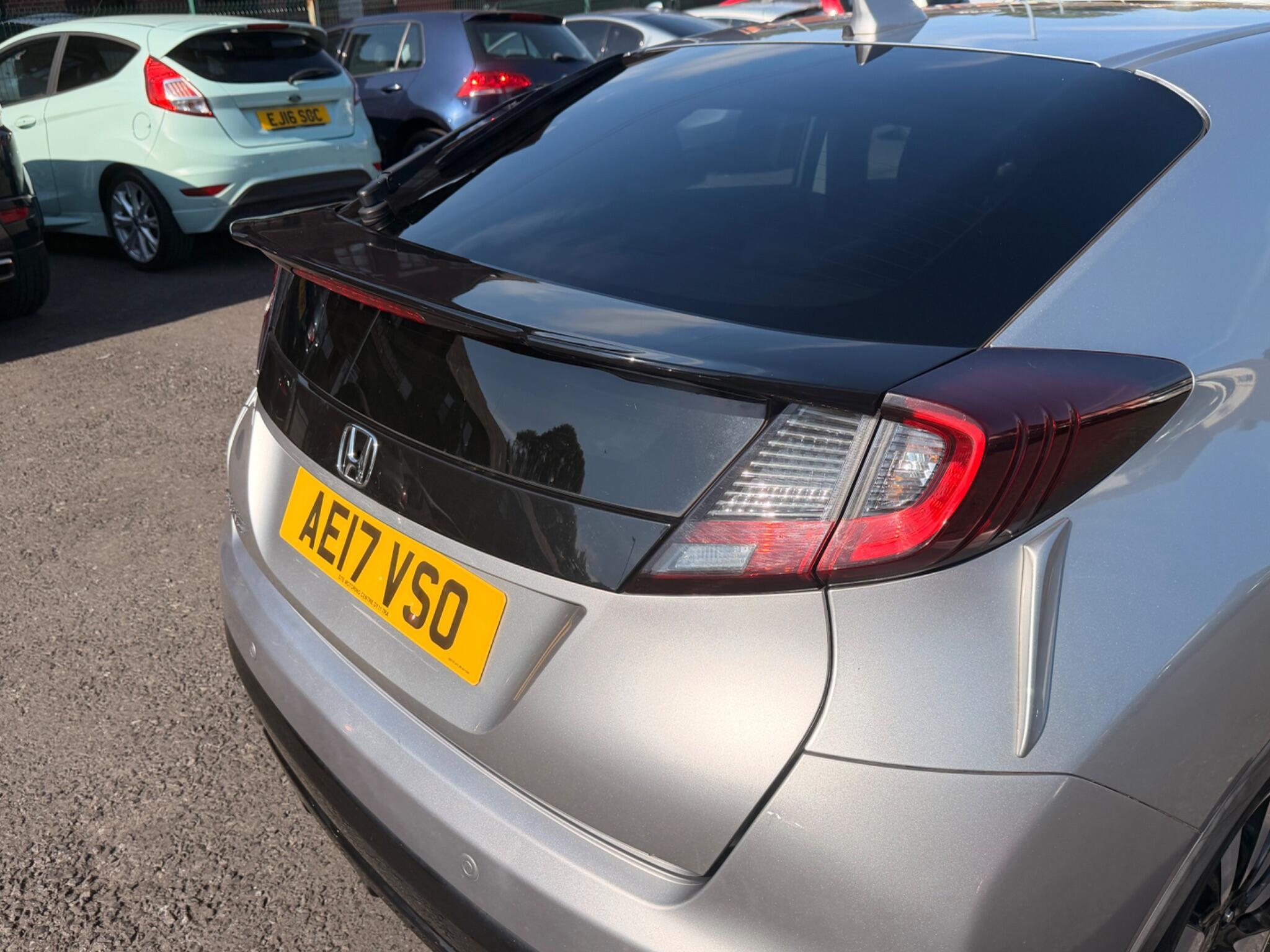 Honda Civic - Image 12