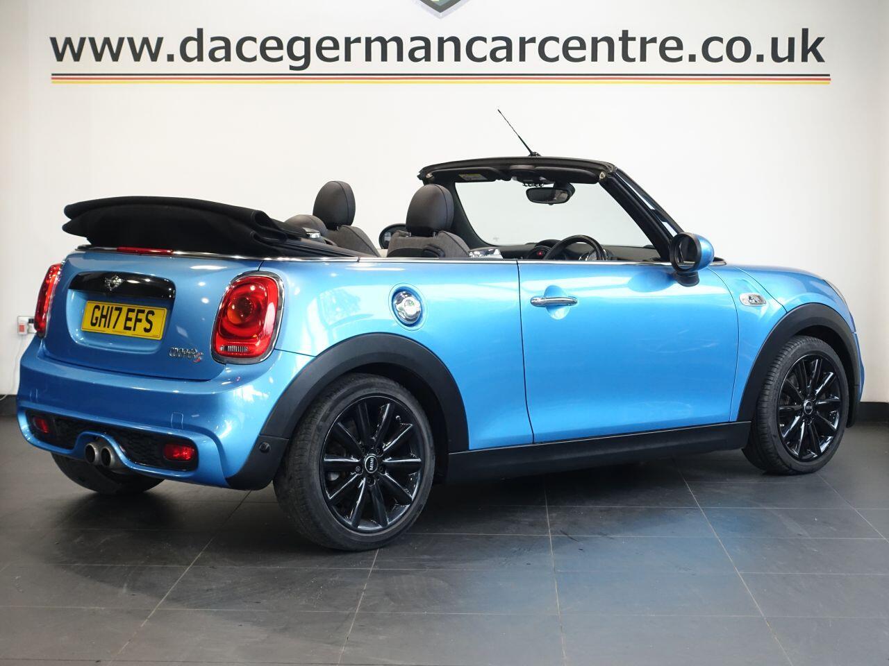 MINI Convertible - Image 7