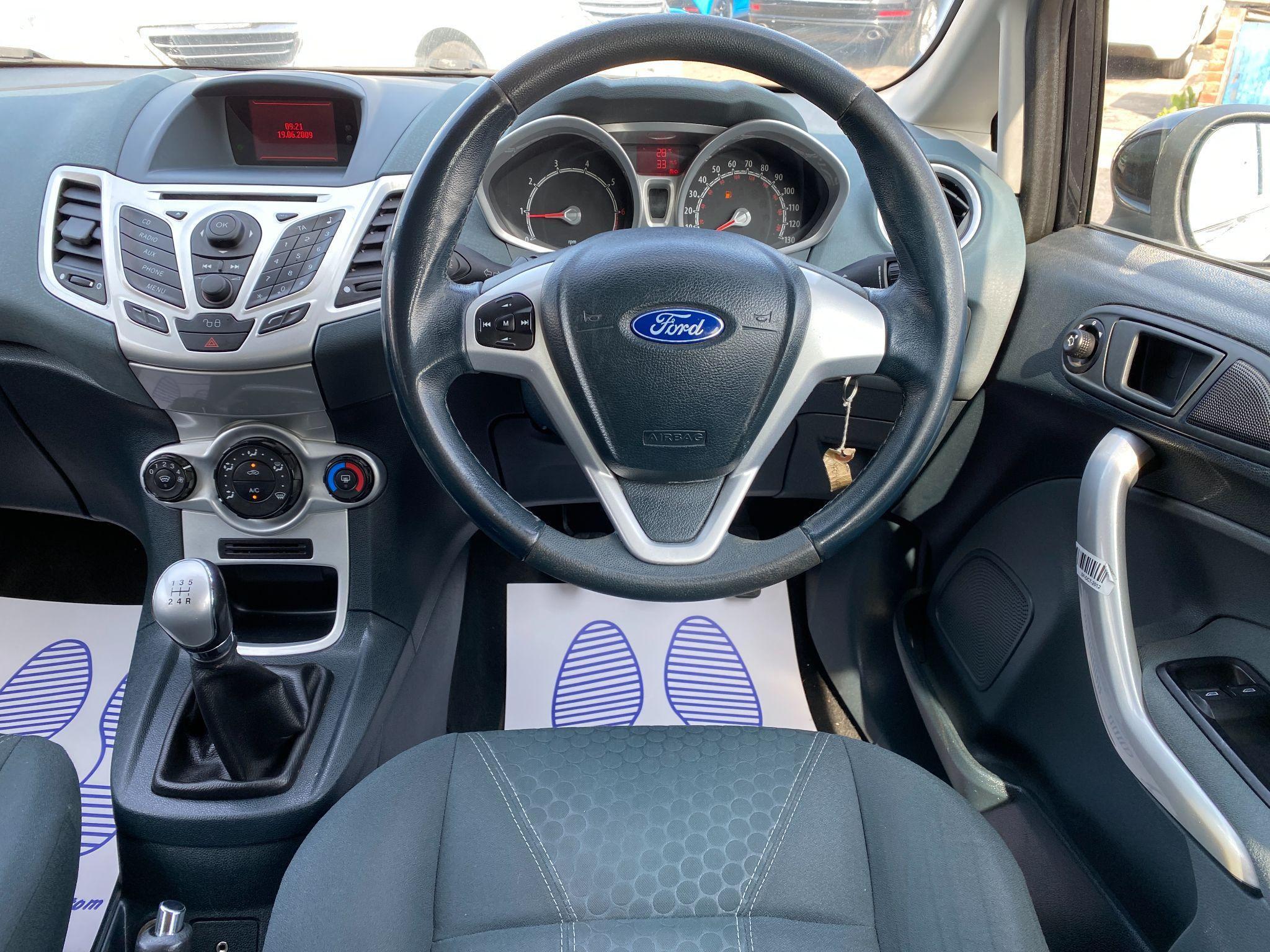 Ford Fiesta - Image 31
