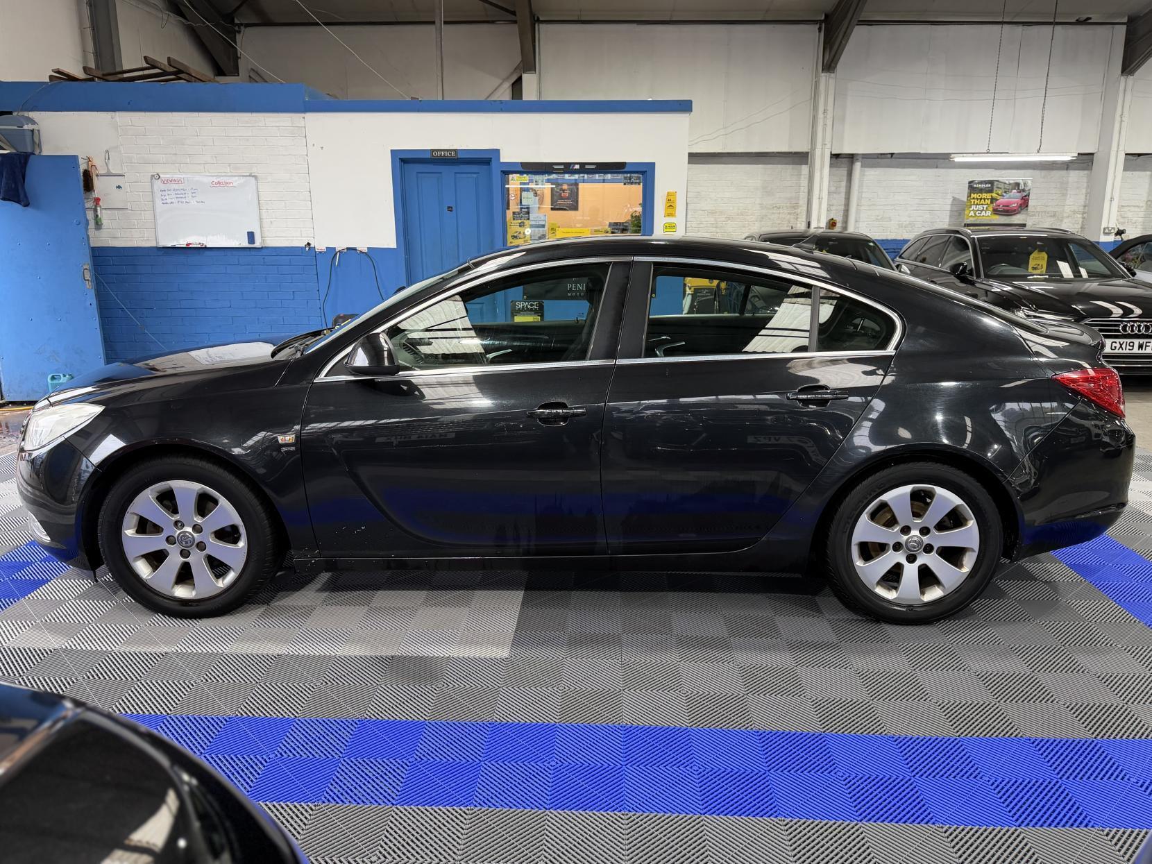 Vauxhall Insignia - Image 6