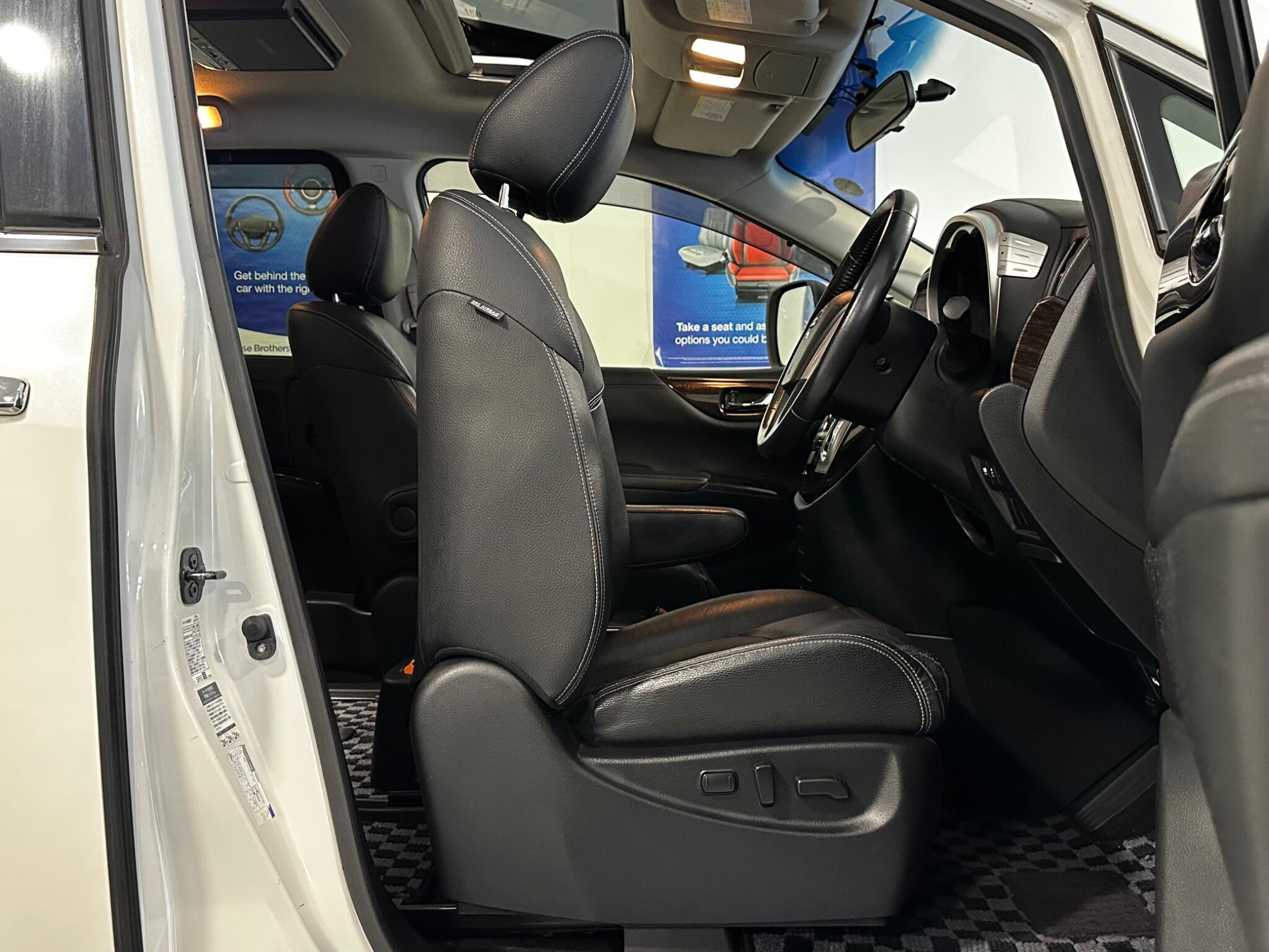 Nissan Elgrand - Image 3