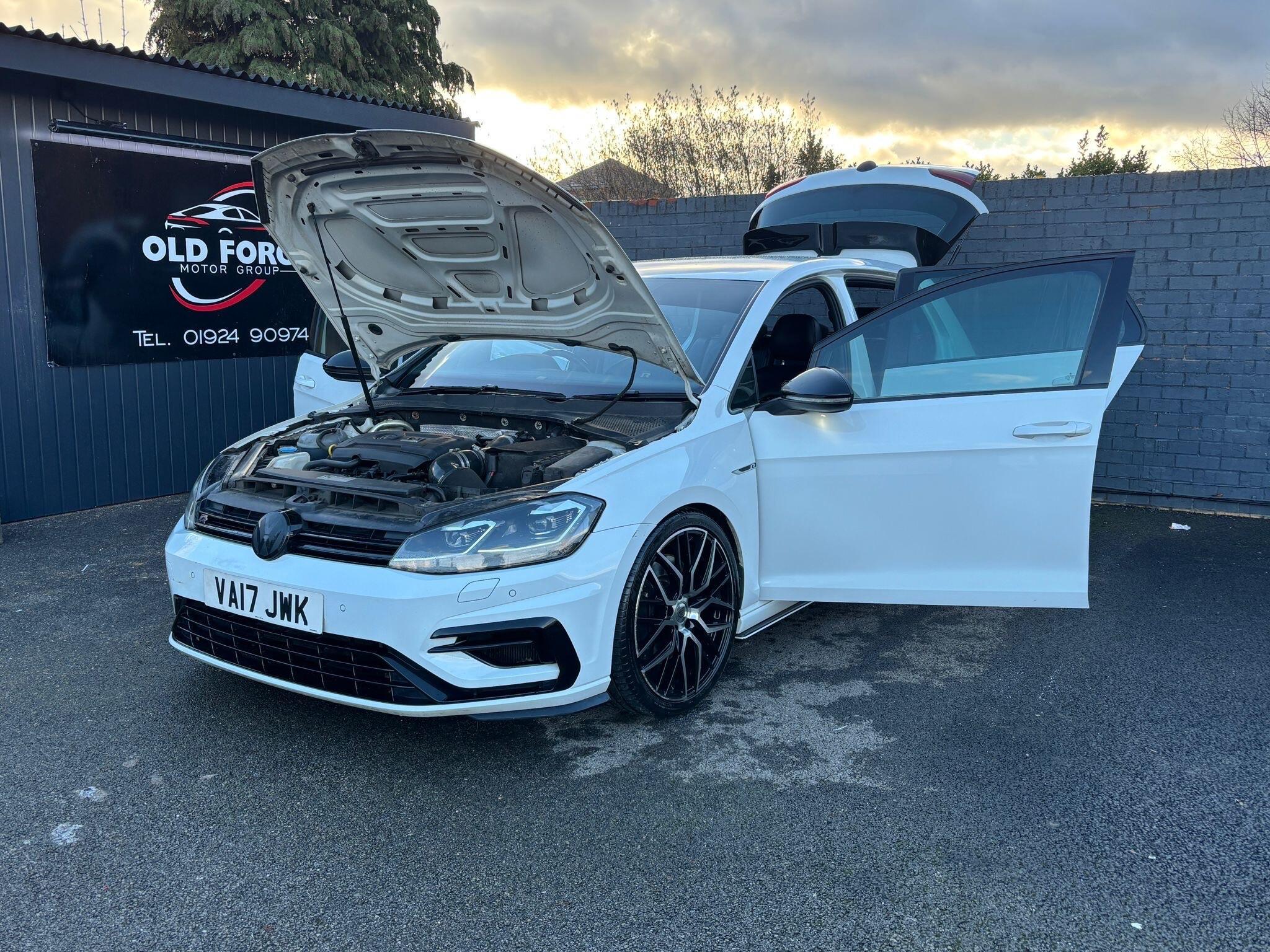 Volkswagen Golf - Image 13