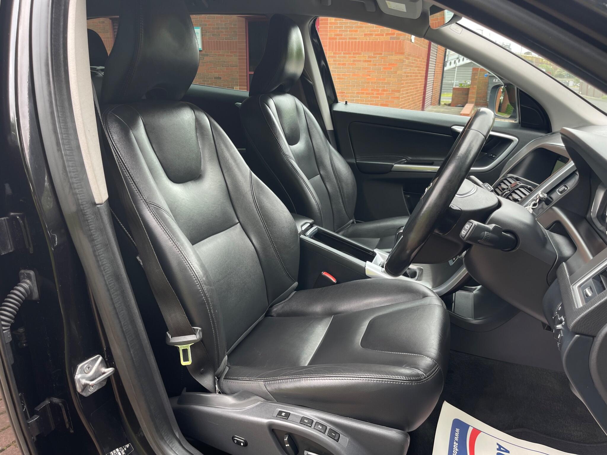 Volvo XC60 - Image 32