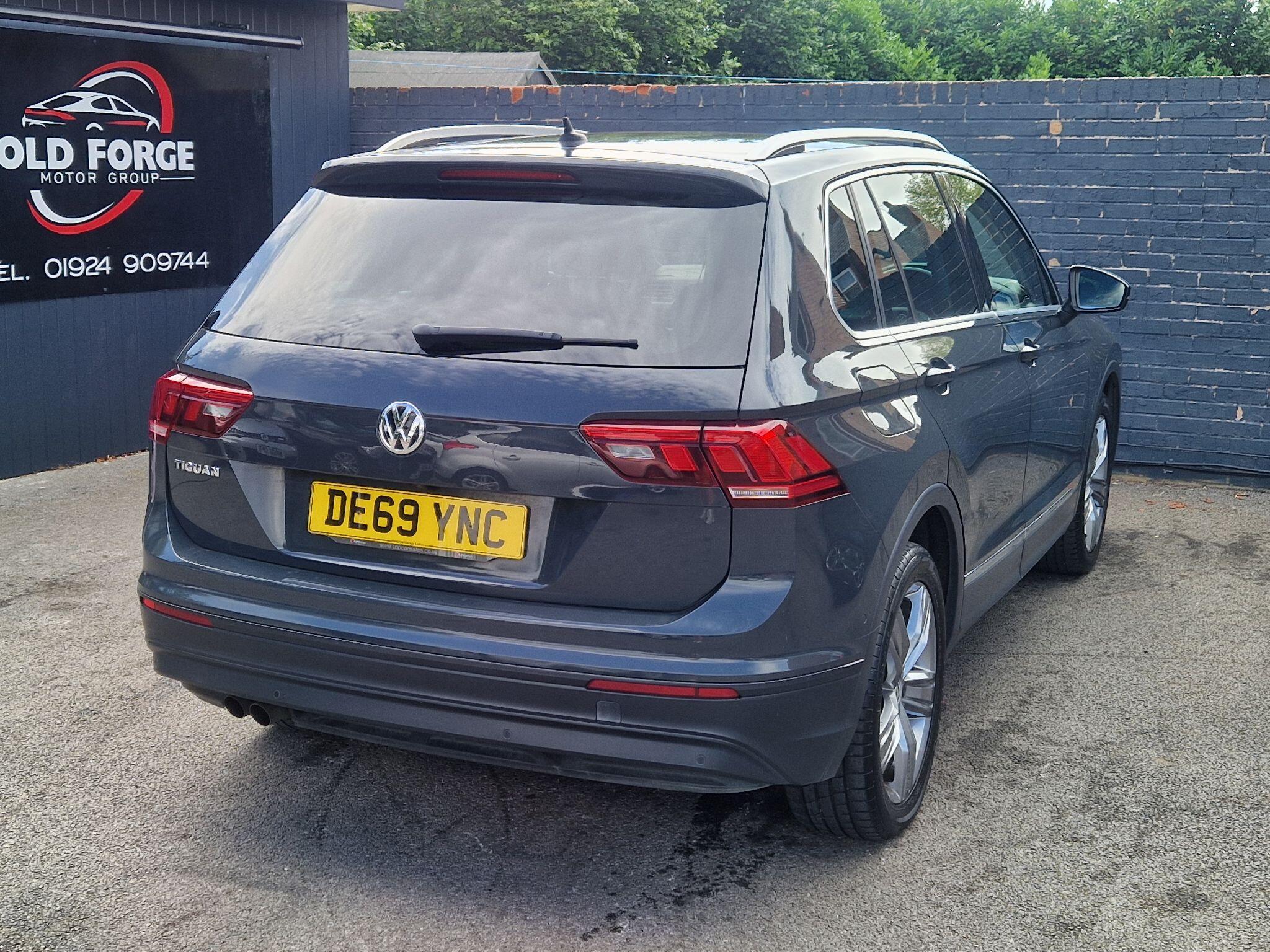 Volkswagen Tiguan - Image 10