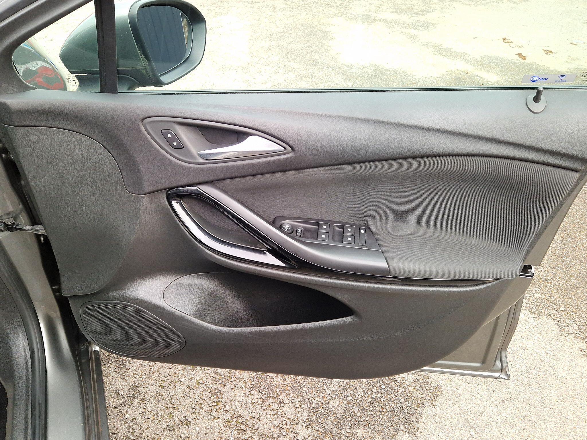 Vauxhall Astra - Image 19