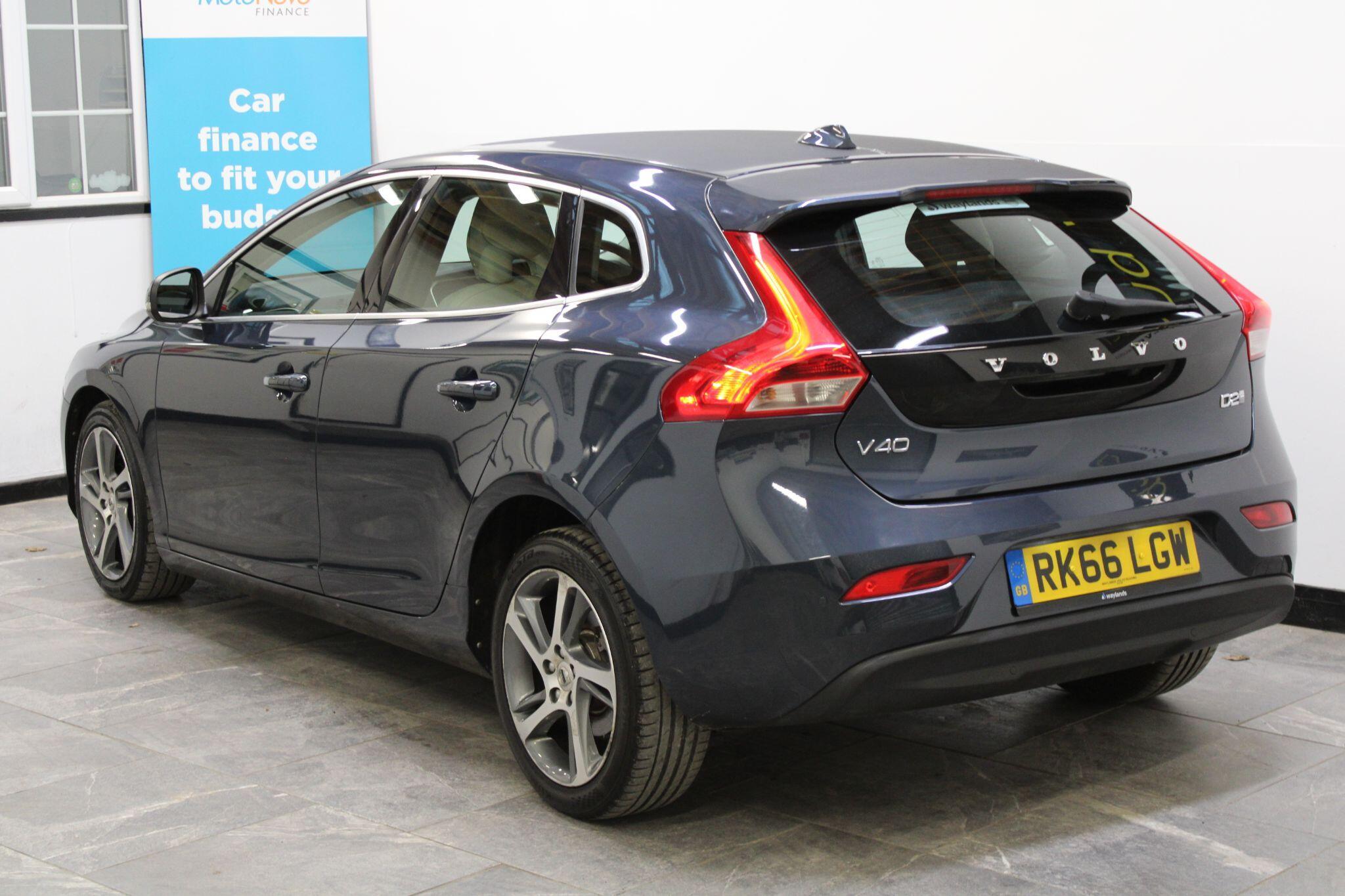 Volvo V40 - Image 17