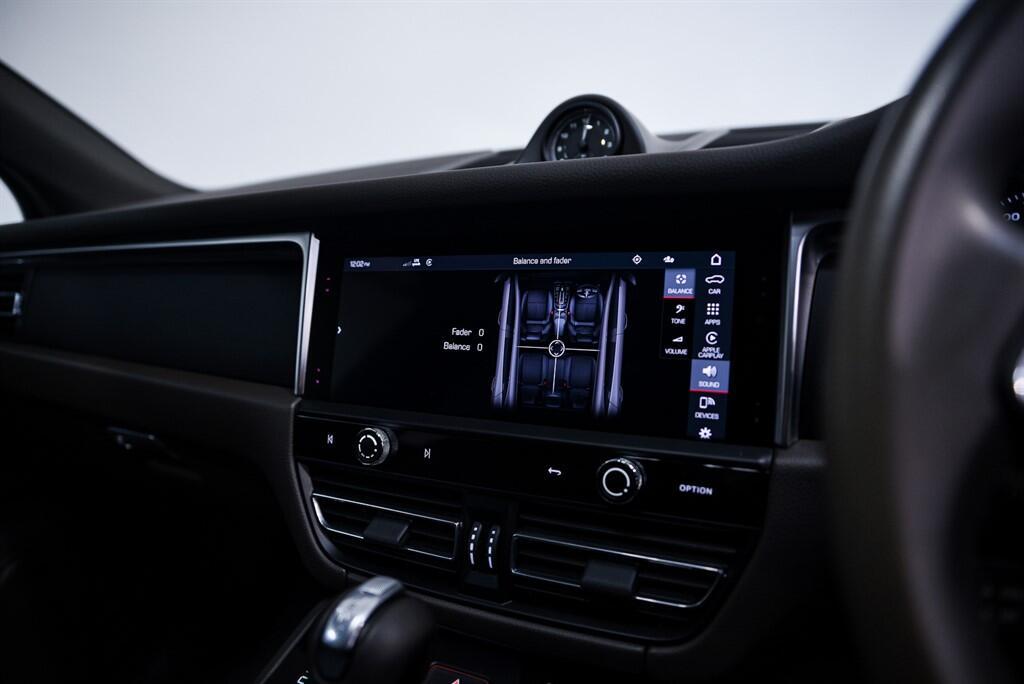 Porsche Macan - Image 29