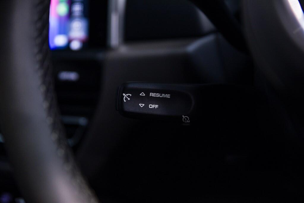 Porsche Macan - Image 32