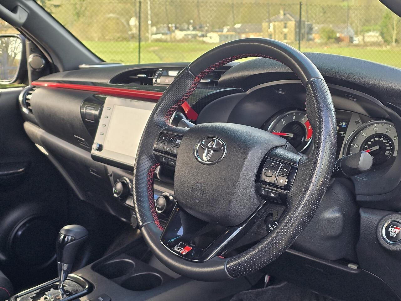 Toyota Hilux - Image 18