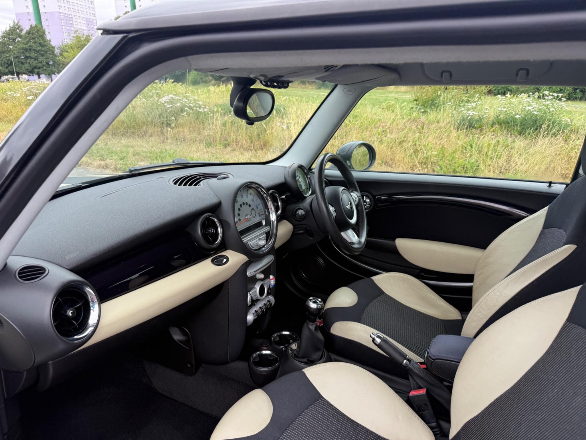 MINI Hatch - Image 11