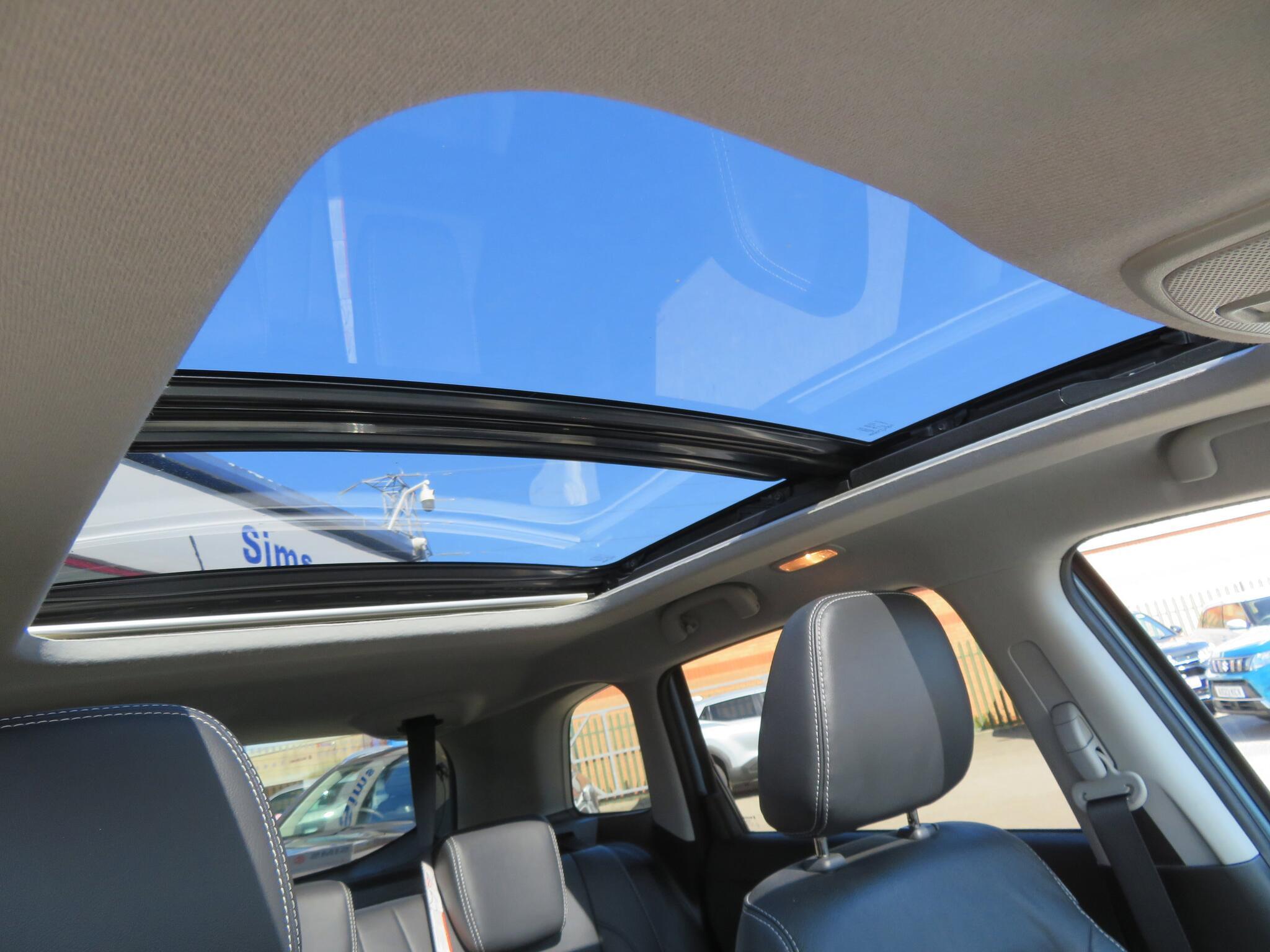 Suzuki Vitara - Image 15