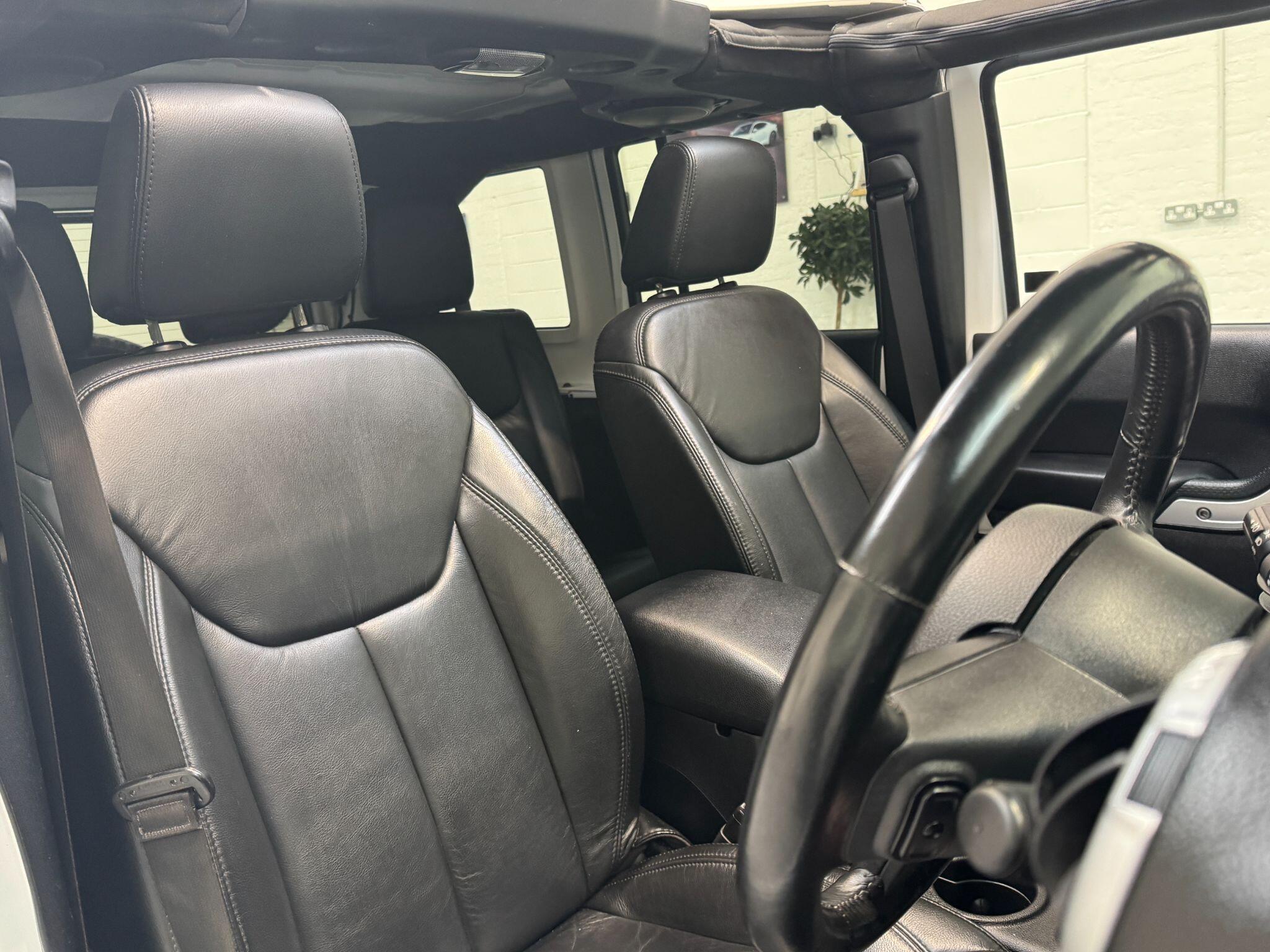 Jeep Wrangler - Image 27