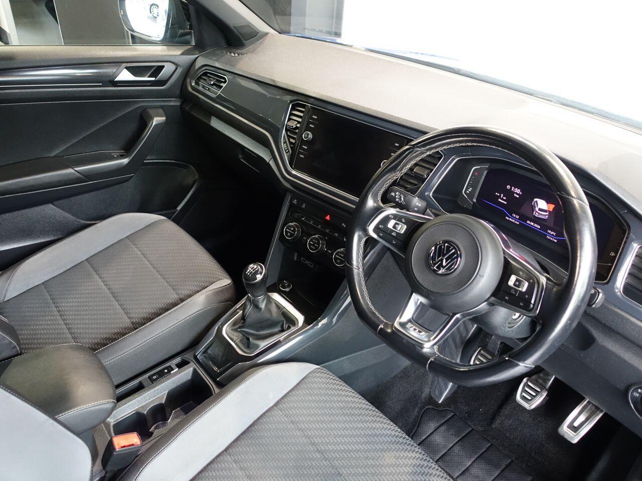 Volkswagen T-Roc - Image 2