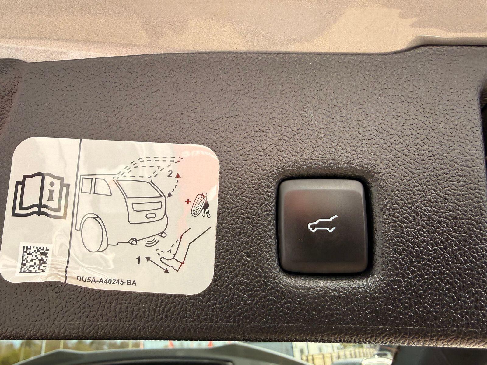 Ford Kuga - Image 10