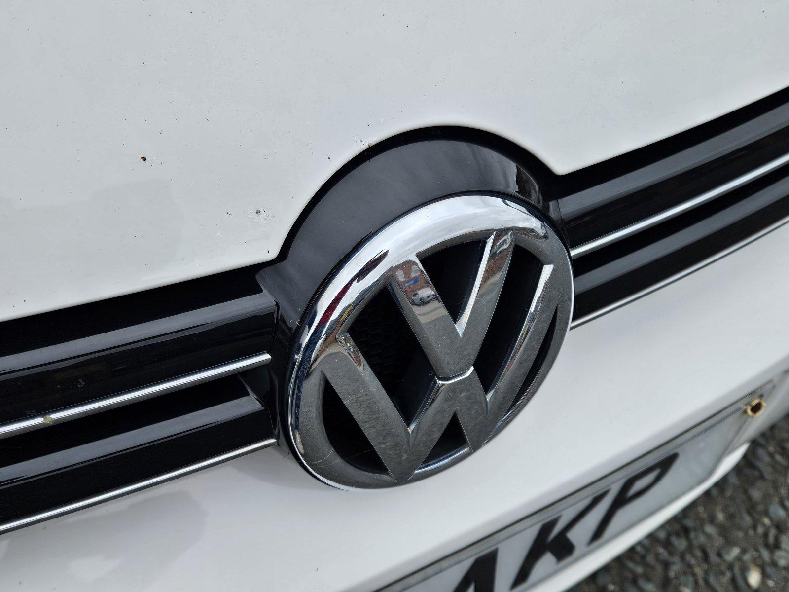 Volkswagen Golf - Image 9