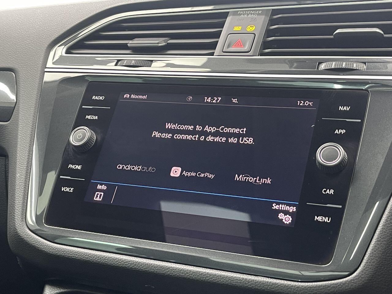 Volkswagen Tiguan - Image 36