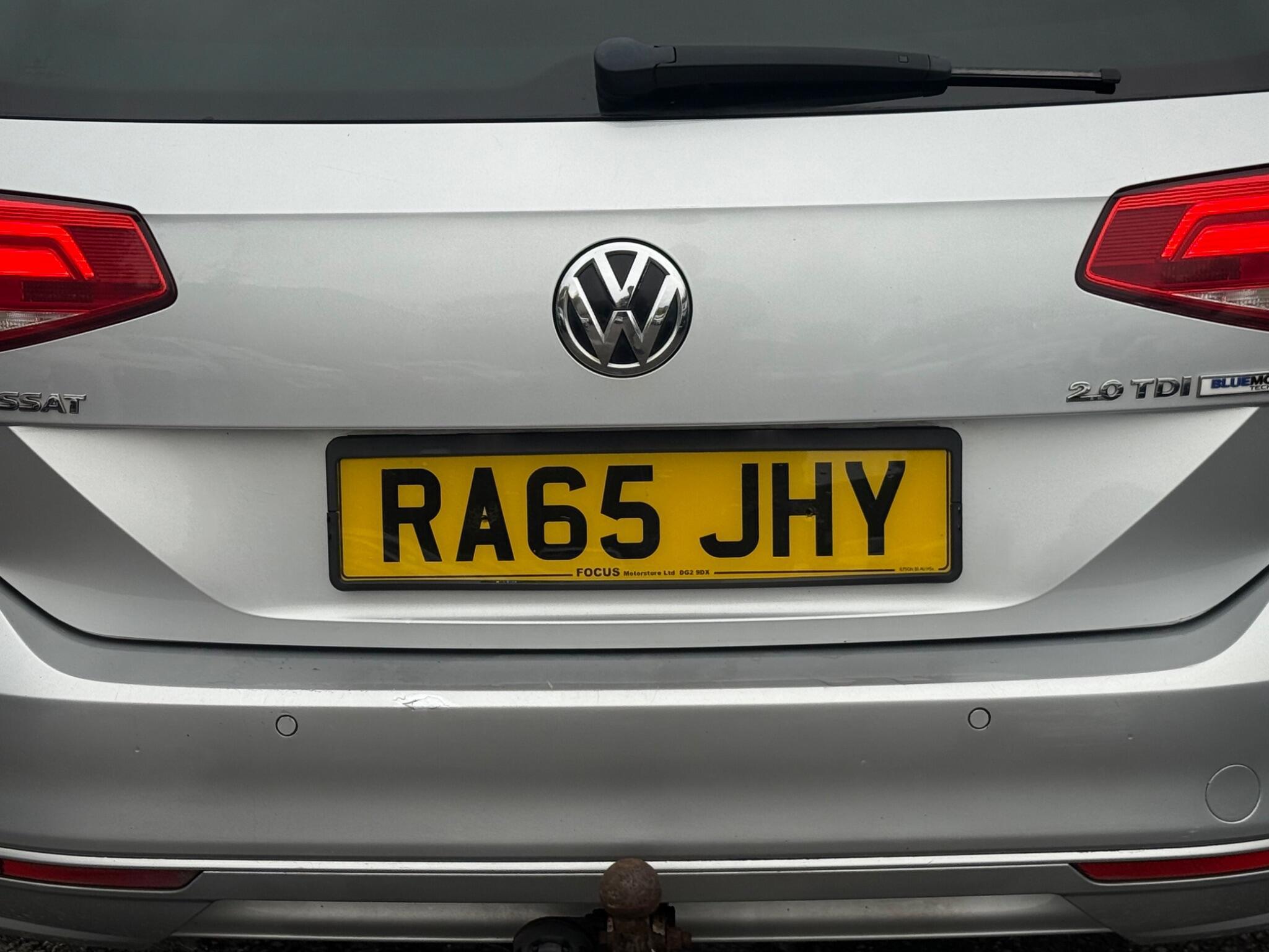 Volkswagen Passat - Image 48