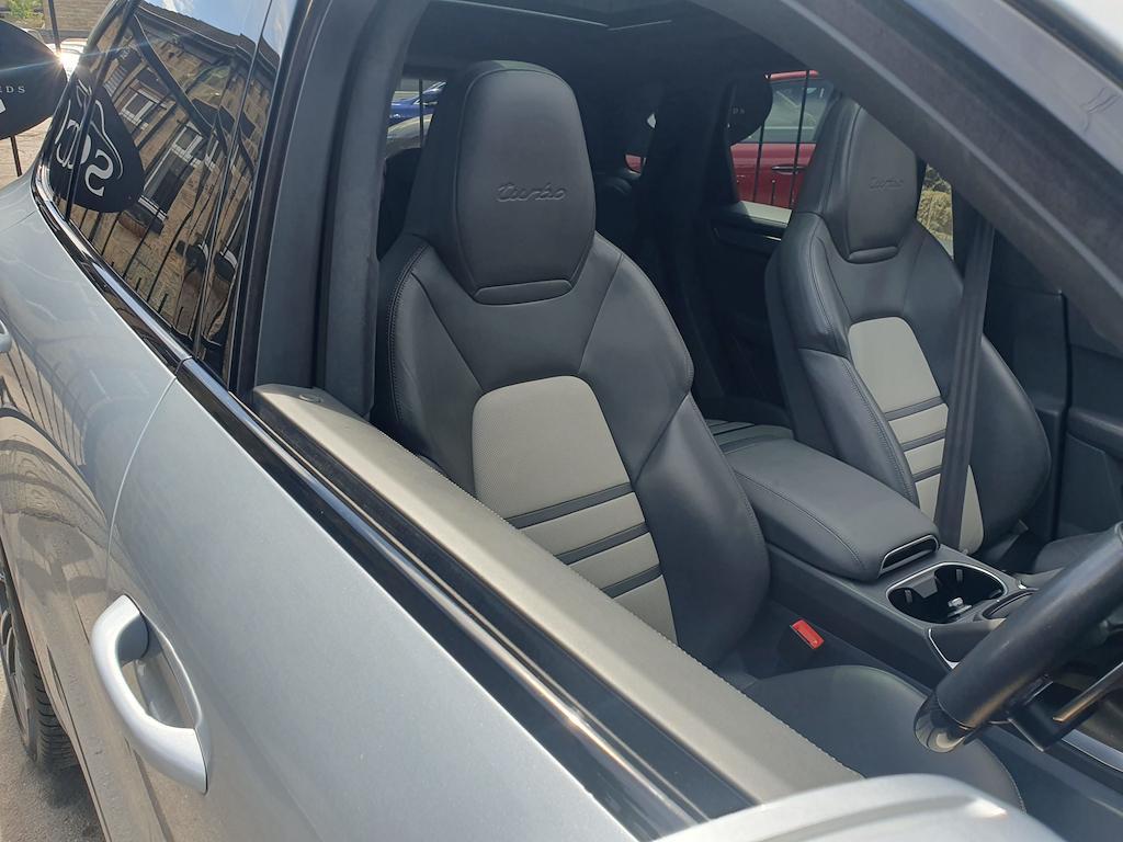 Porsche Cayenne - Image 34