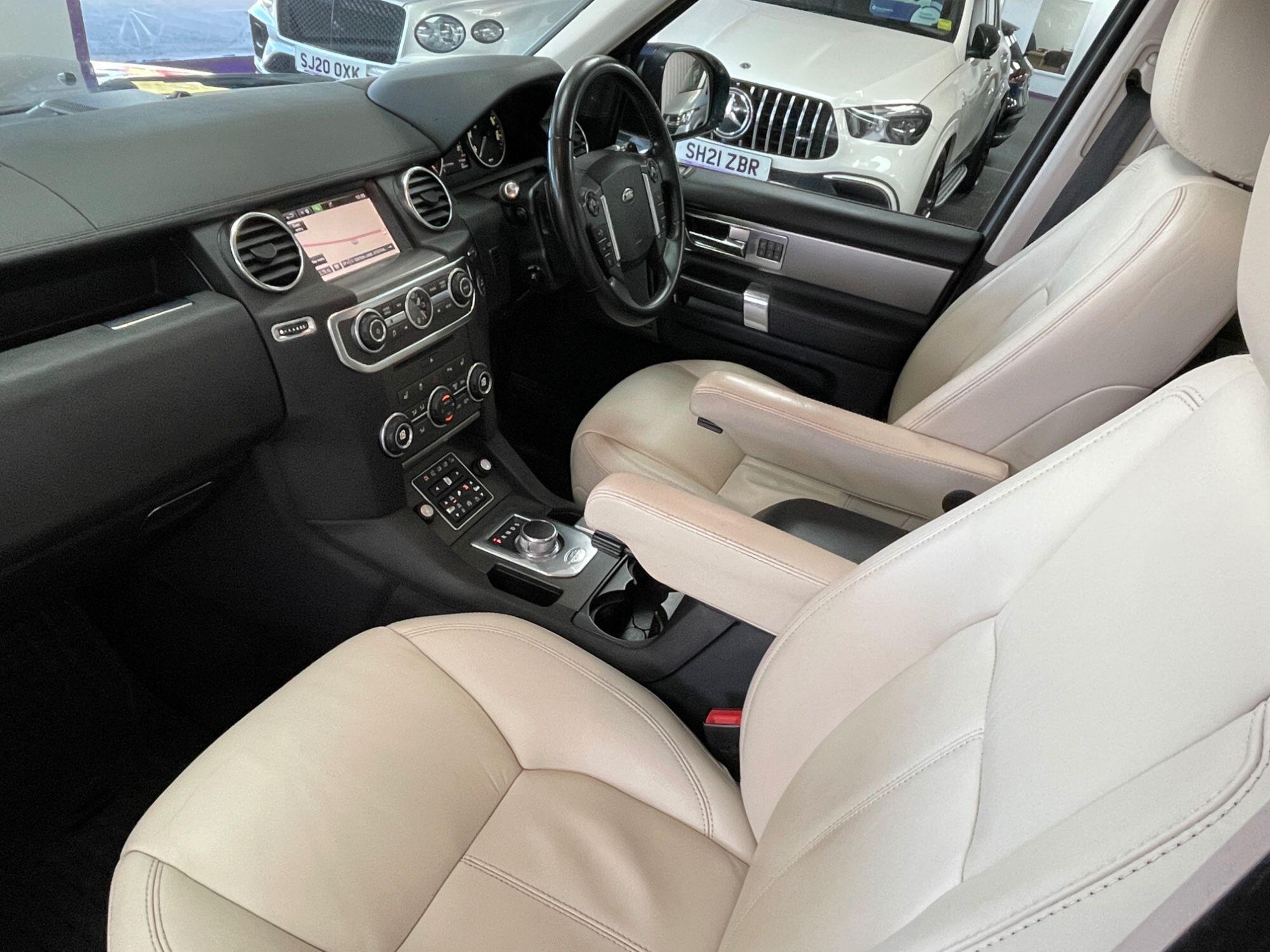 Land Rover DISCOVERY 4 - Image 37