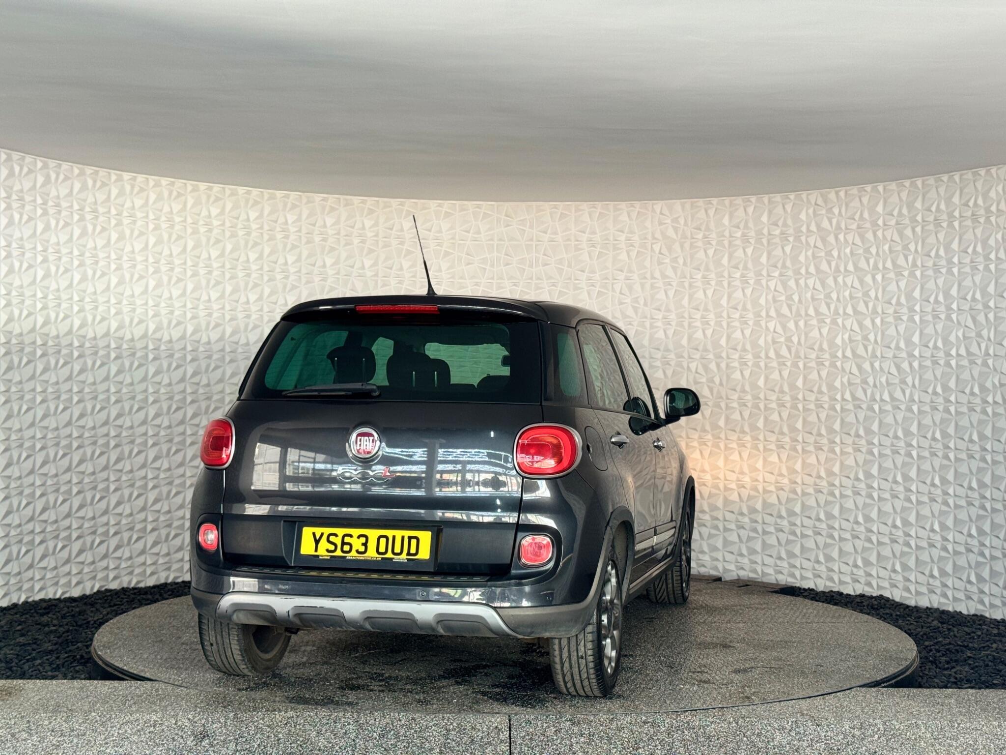 Fiat 500L - Image 12