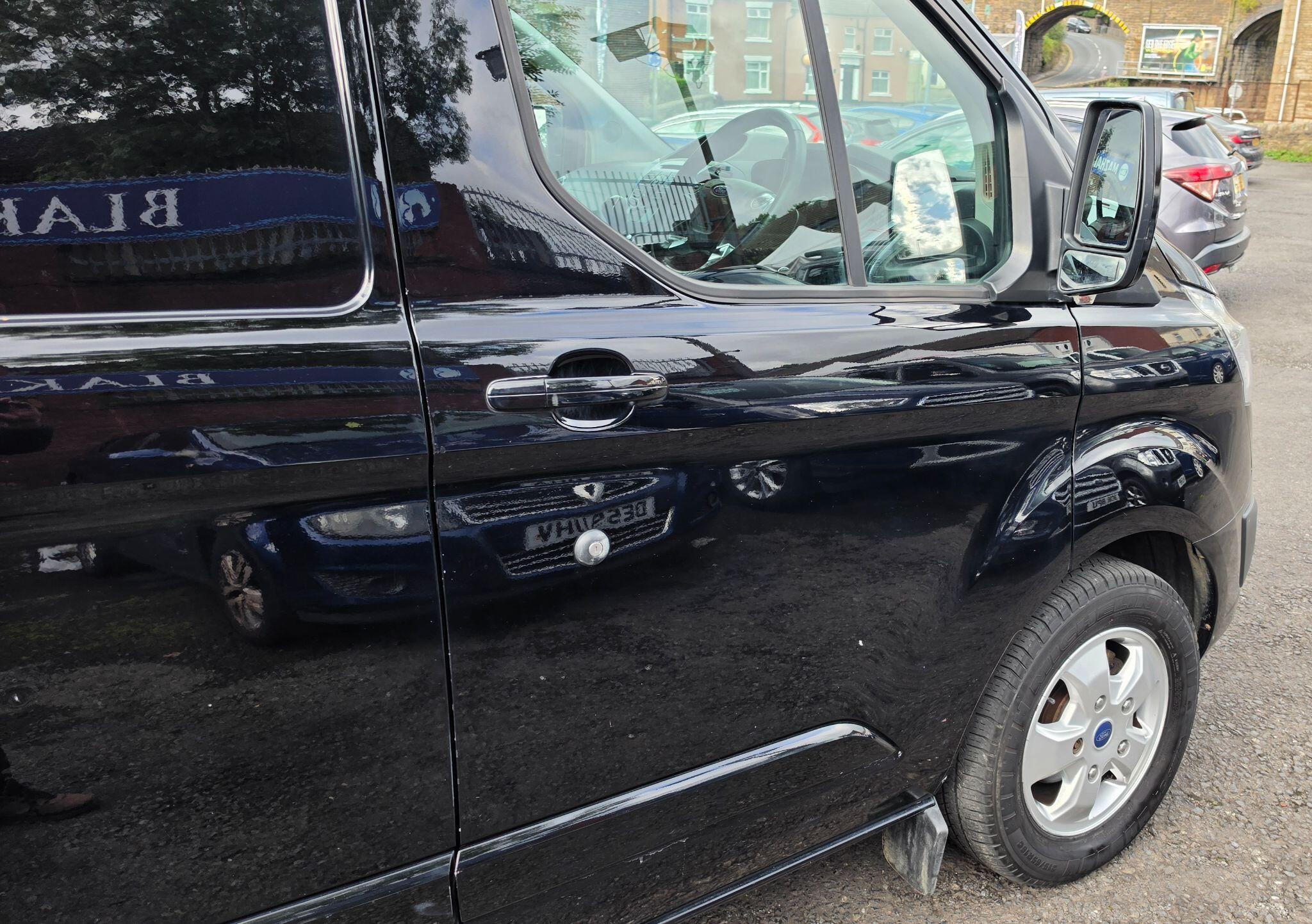 Ford Transit Custom - Image 10