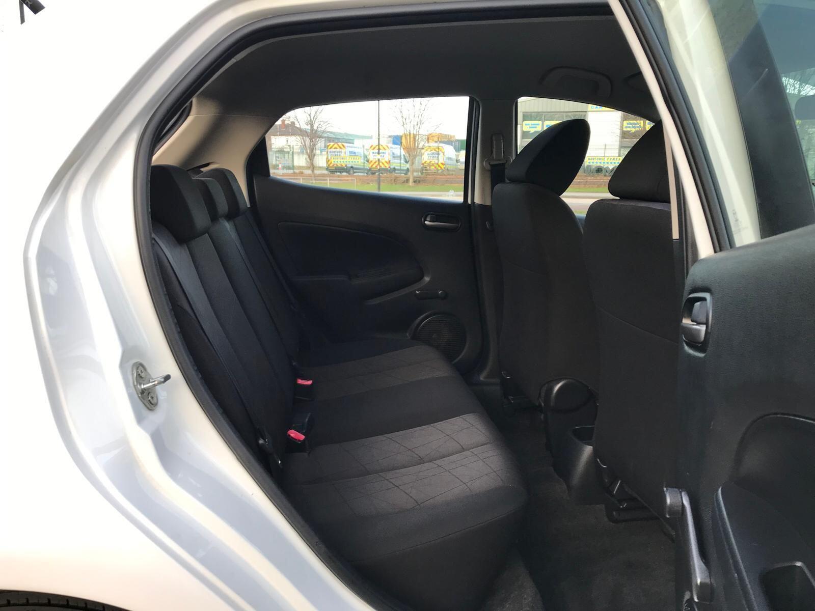 Mazda MAZDA2 - Image 21