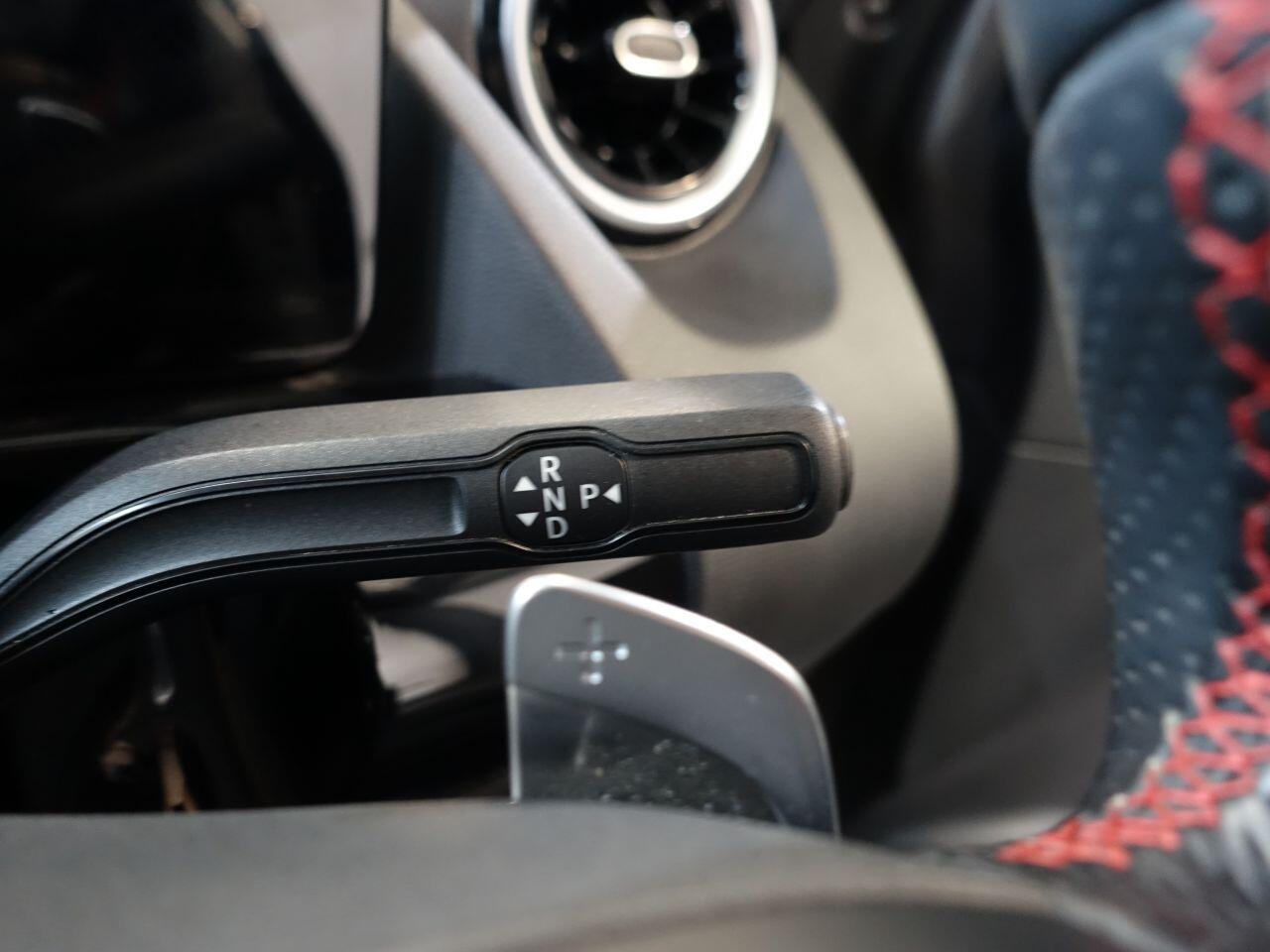 Mercedes-benz GLA - Image 17