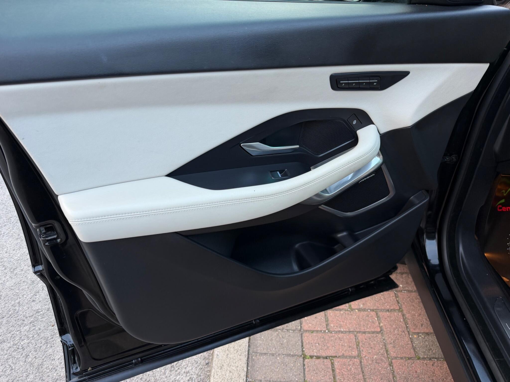 Jaguar E-Pace - Image 39