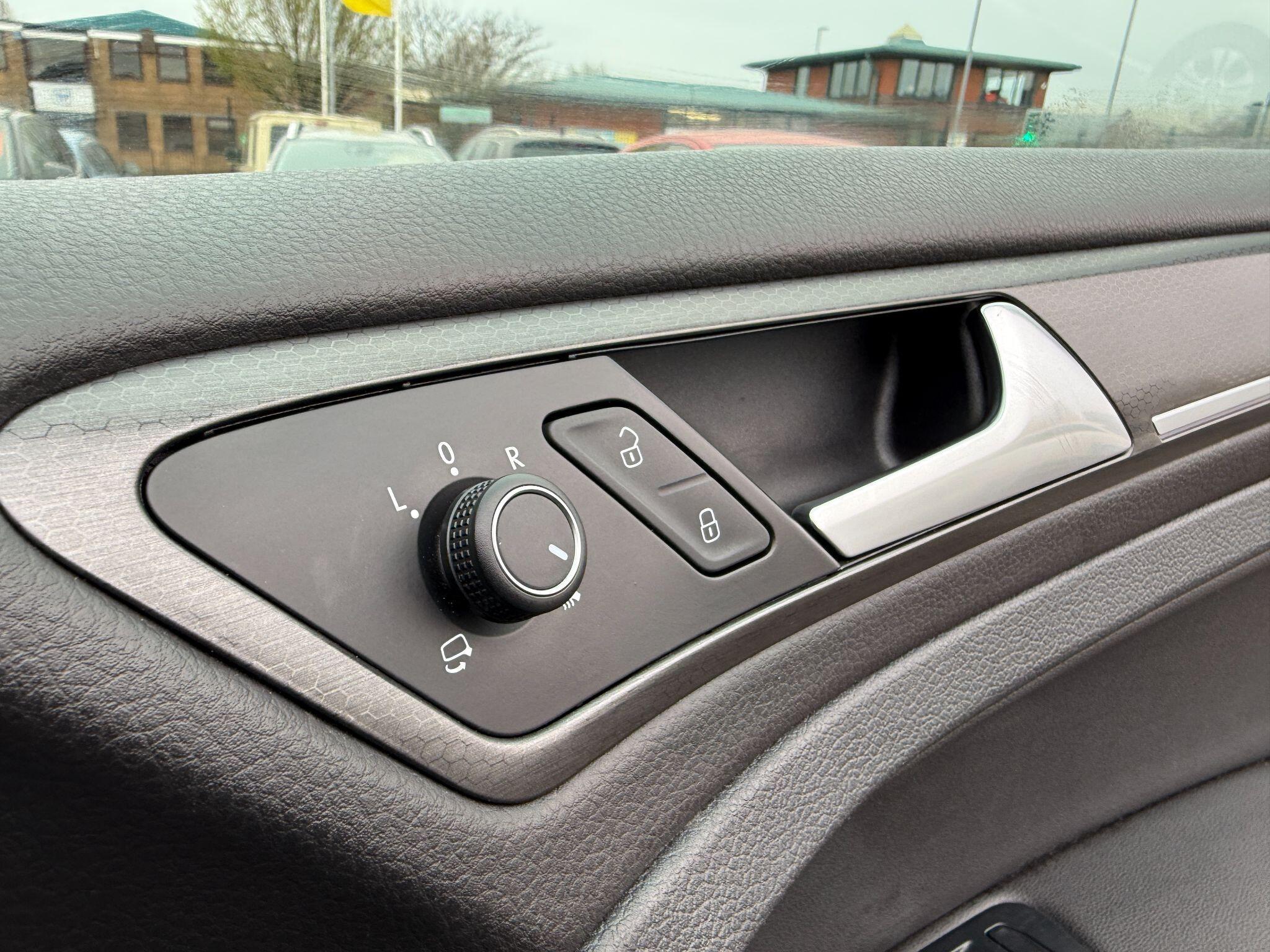 Volkswagen Golf - Image 64