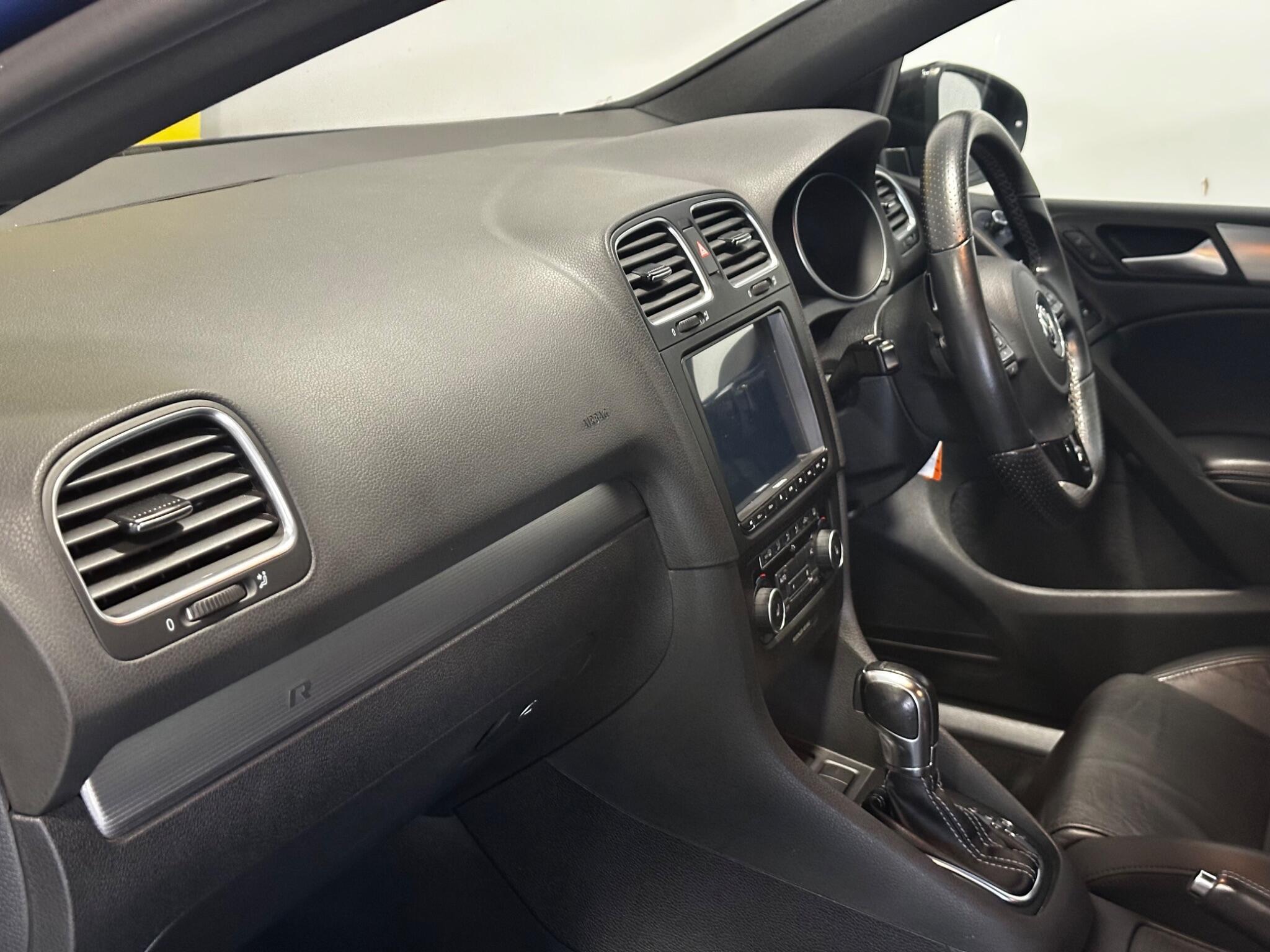 Volkswagen Golf - Image 24