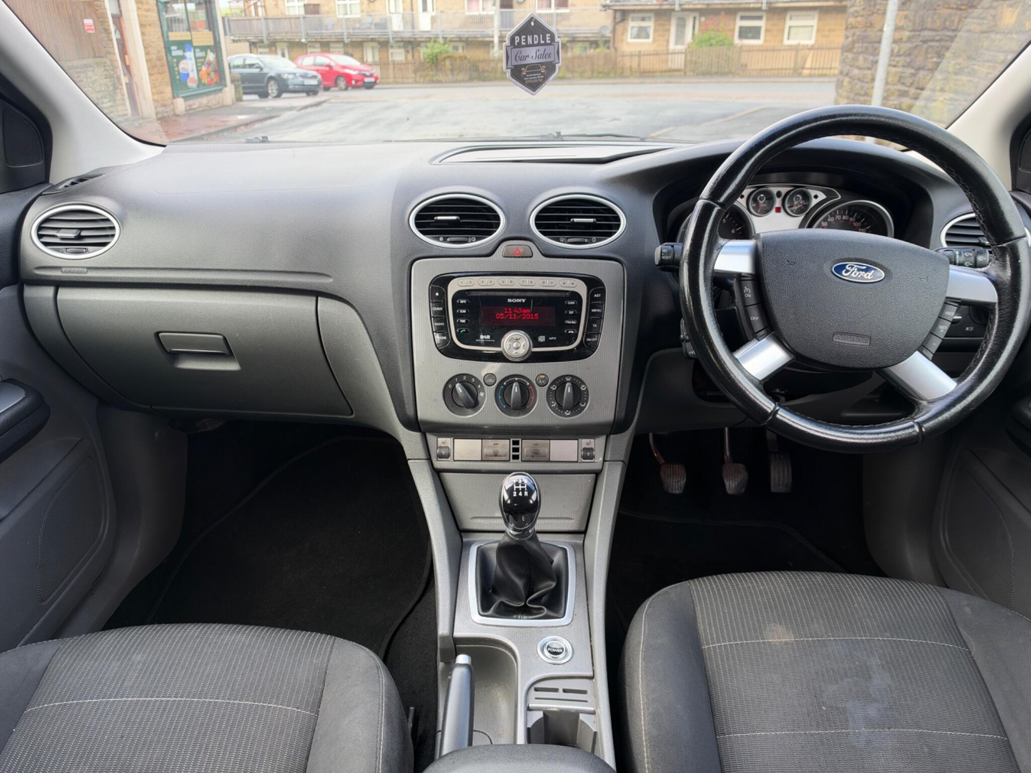 Ford Focus - Image 11
