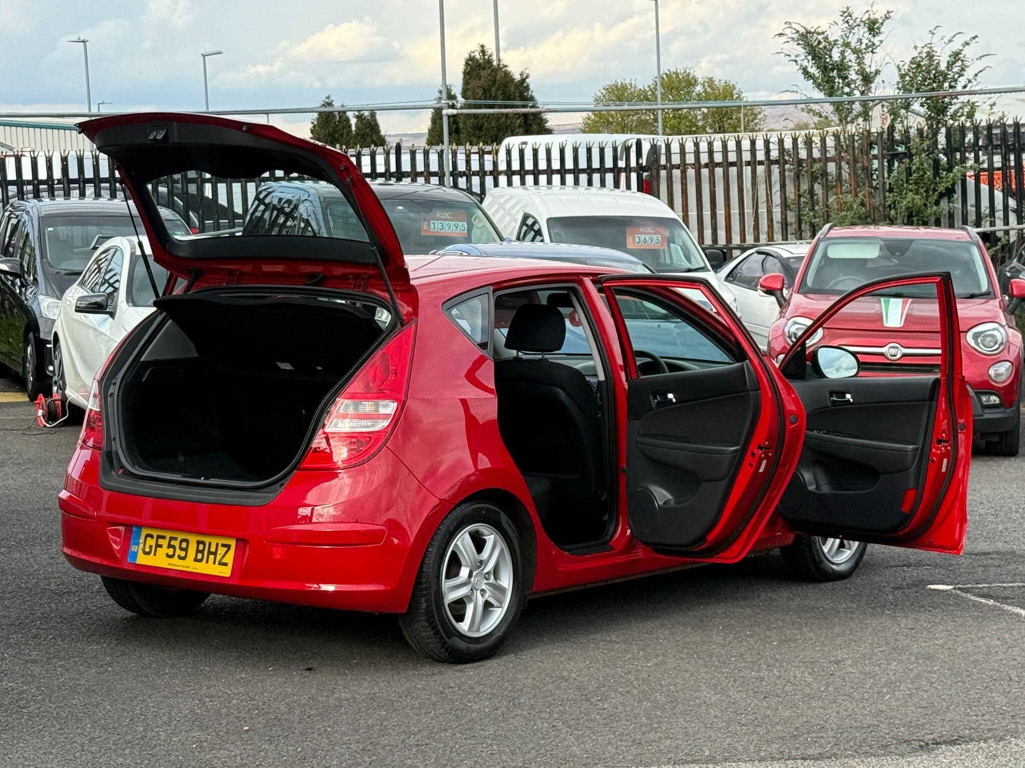 Hyundai i30 - Image 2