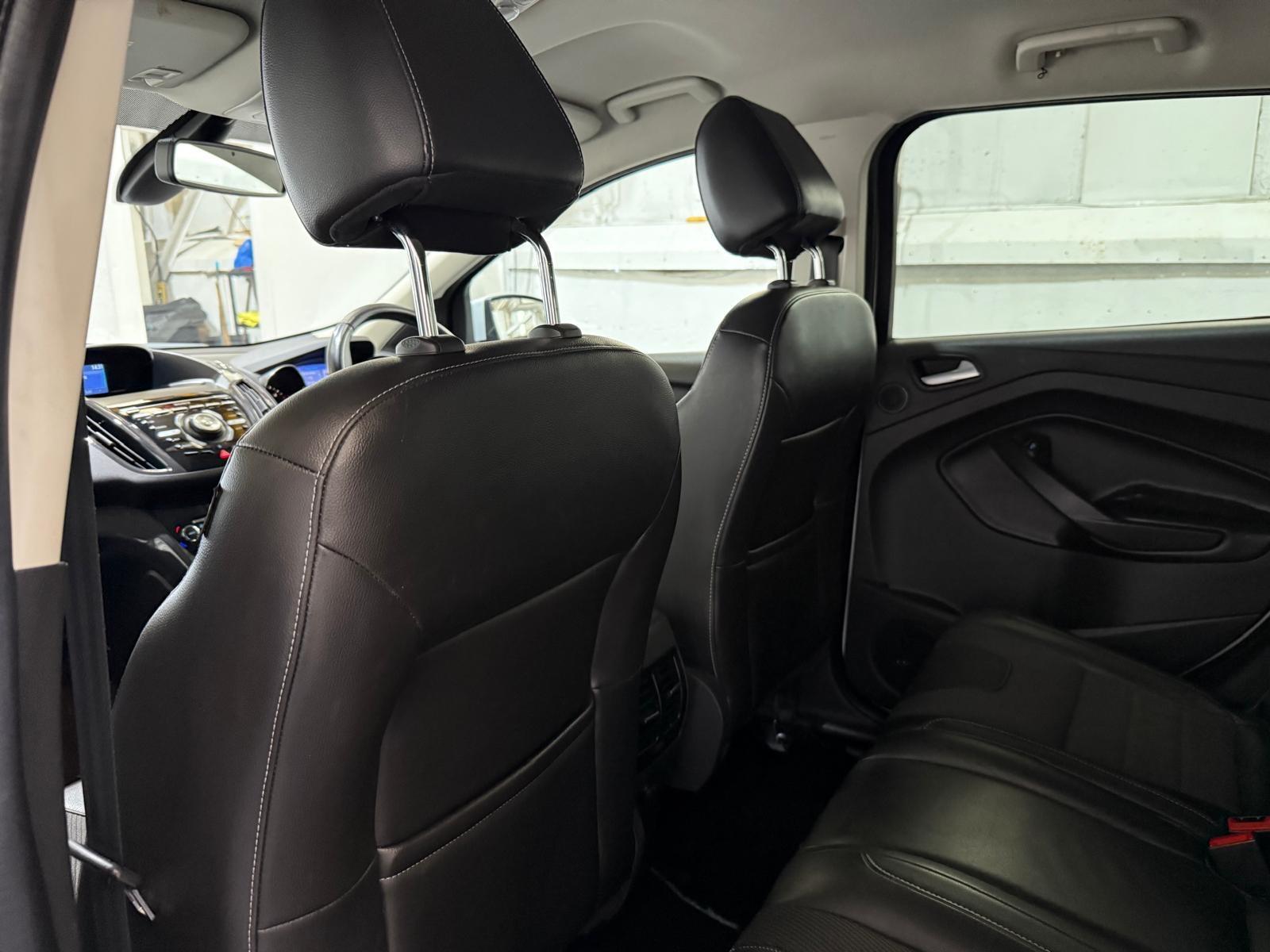 Ford Kuga - Image 36