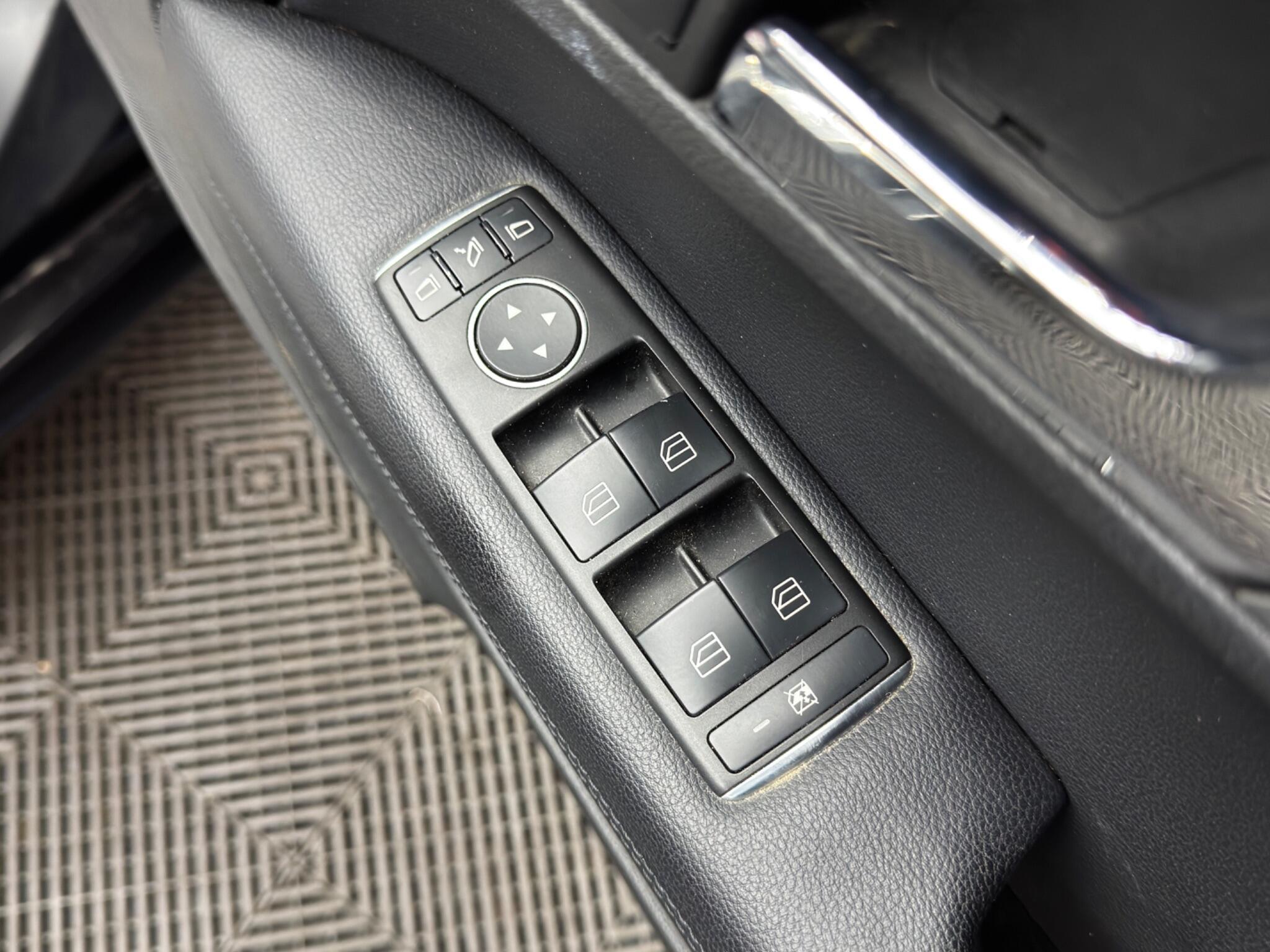 Mercedes E Class - Image 41