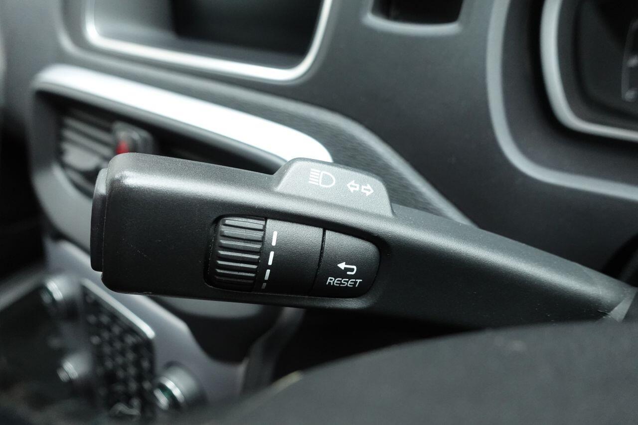 Volvo V40 CROSS COUNTRY - Image 16